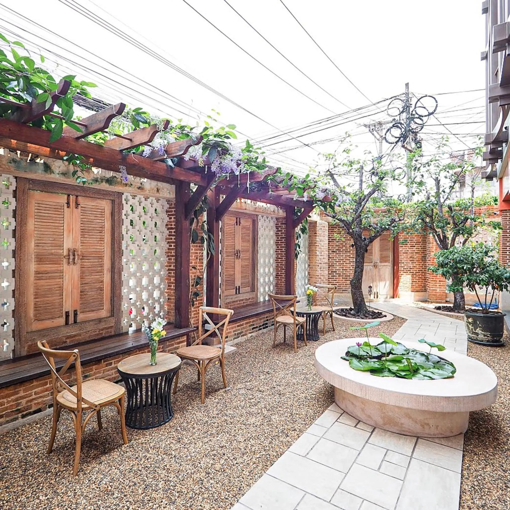 Garden in Sanae' Oldtown Hotel