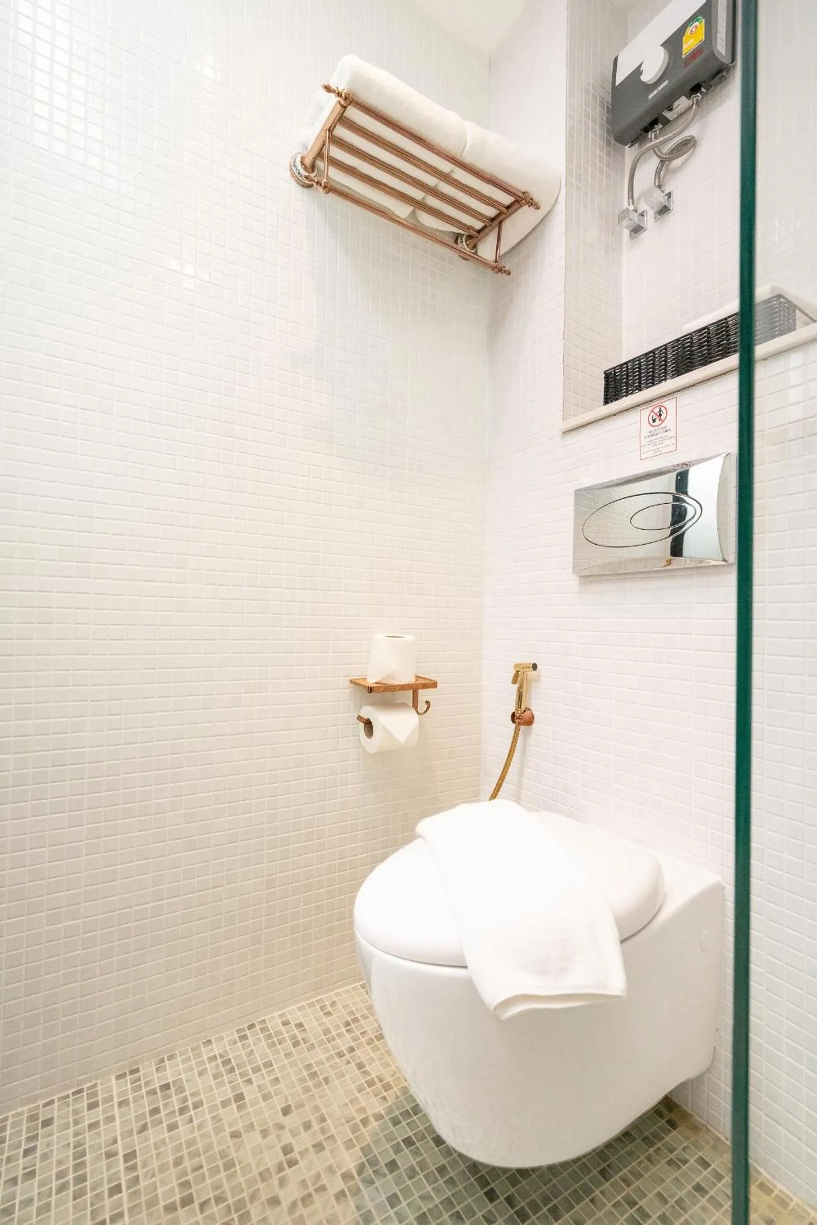 Bathroom in Sanae' Oldtown Hotel