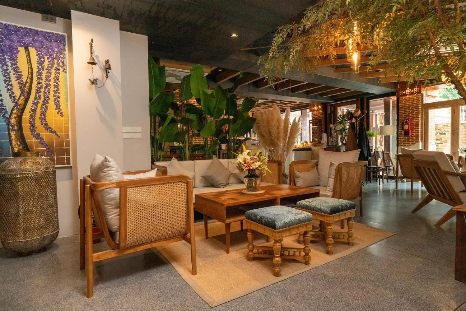 Seating area in Sanae' Oldtown Hotel