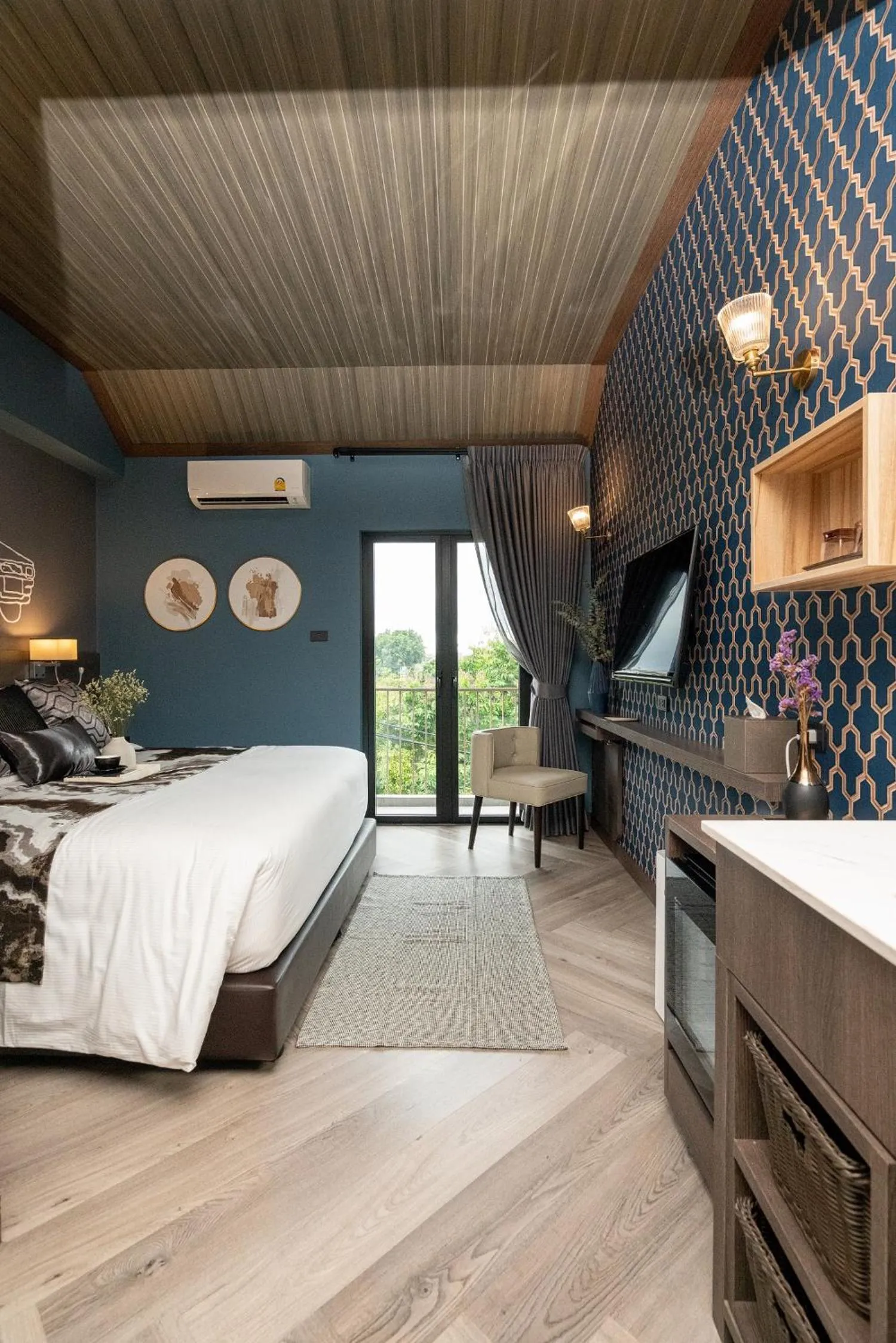 View (from property/room), Bed in Sanae' Oldtown Hotel