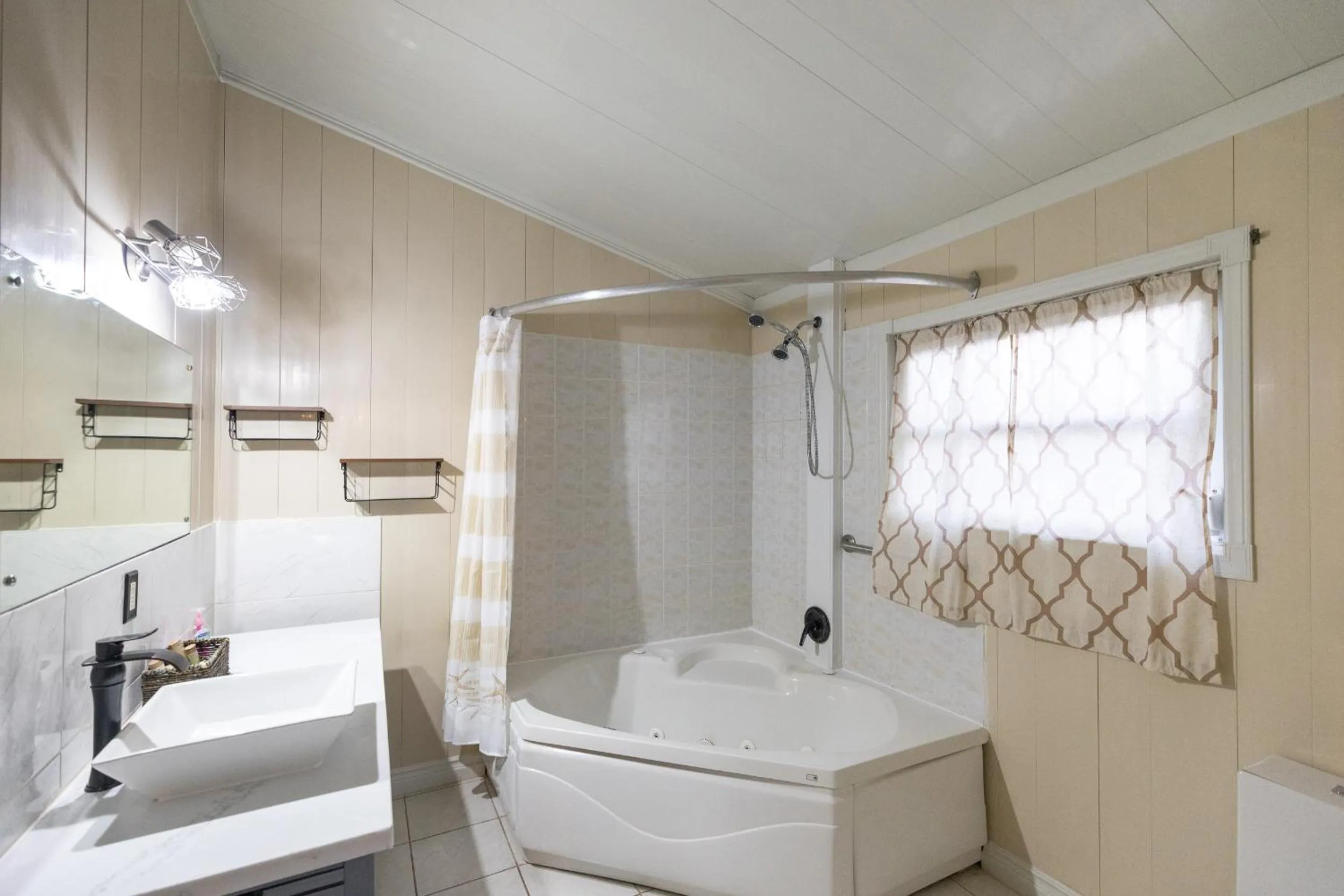 Bathroom in South Coast Horizon