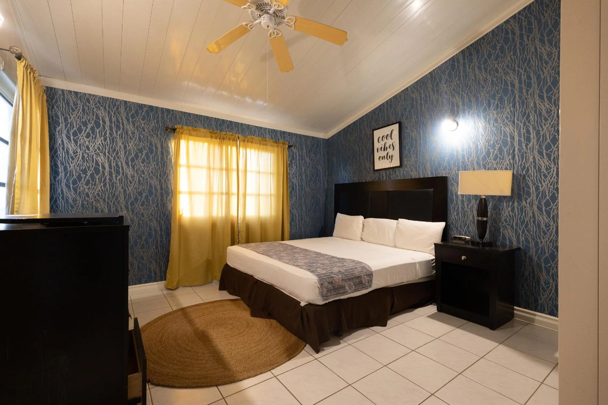 Bedroom, Bed in South Coast Horizon