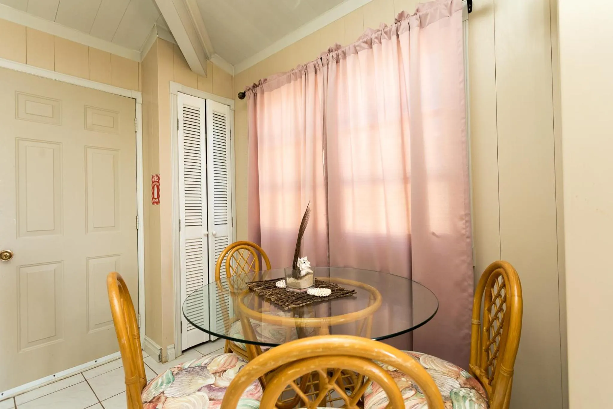 Dining area in South Coast Horizon