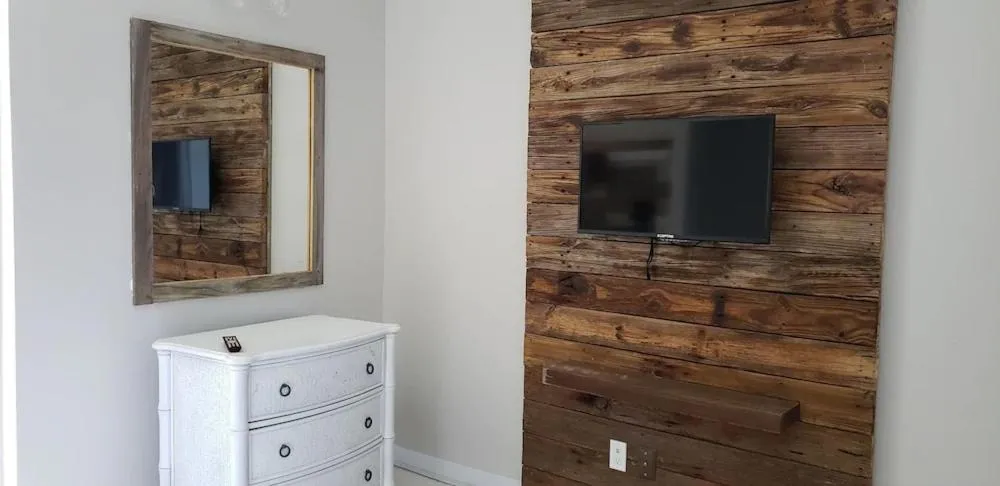 TV and multimedia in South Coast Horizon