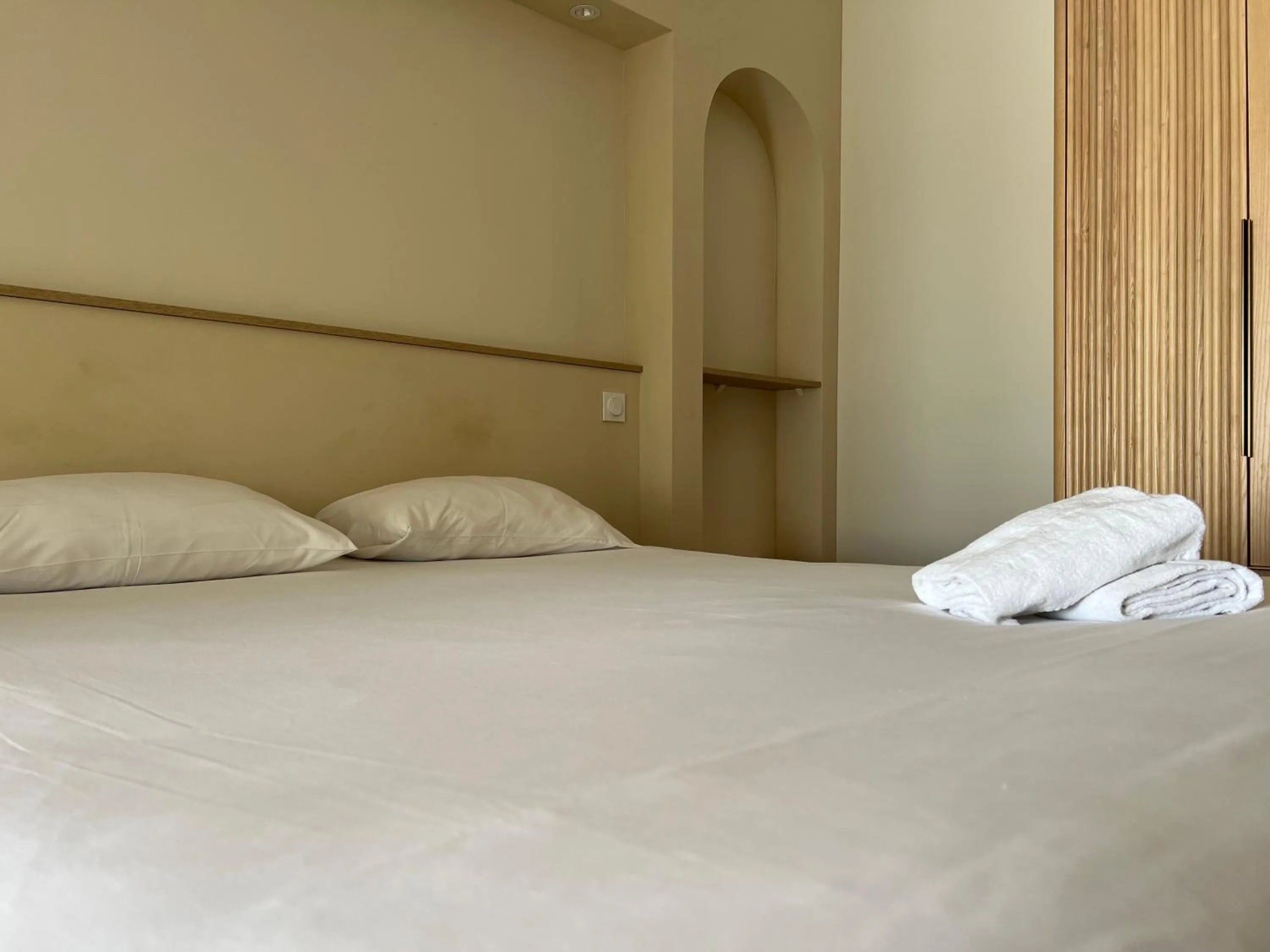 Bed in Adonis Sanary Grand Hôtel des Bains