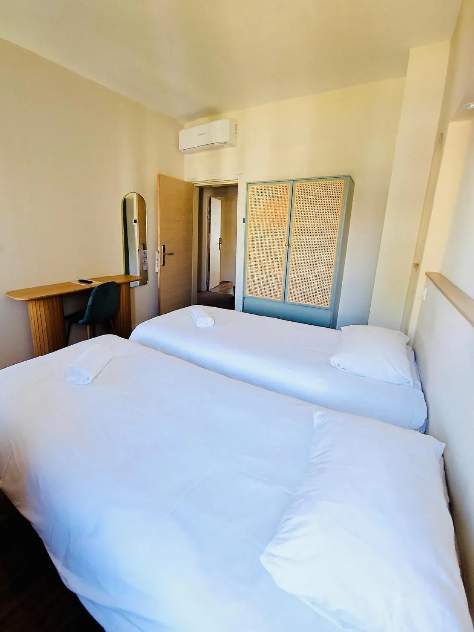 Standard Twin Room in Adonis Sanary Grand Hôtel des Bains