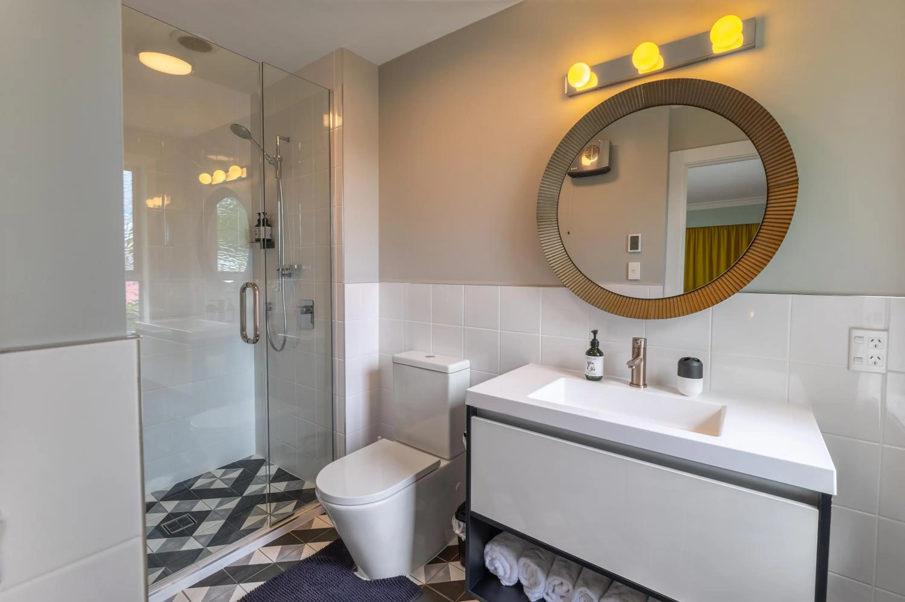 Shower in Arrowtown Motel