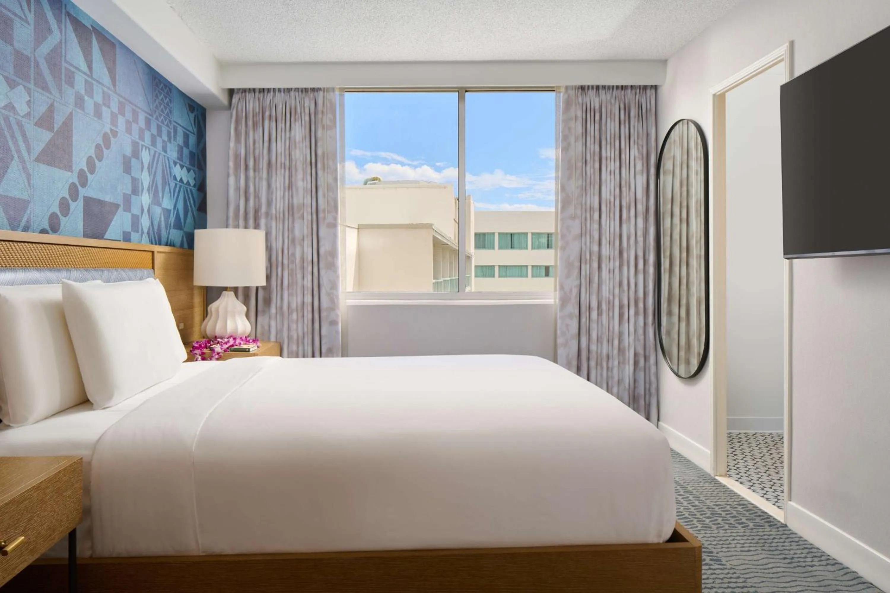 Bedroom, Bed in OUTRIGGER Waikiki Paradise Hotel