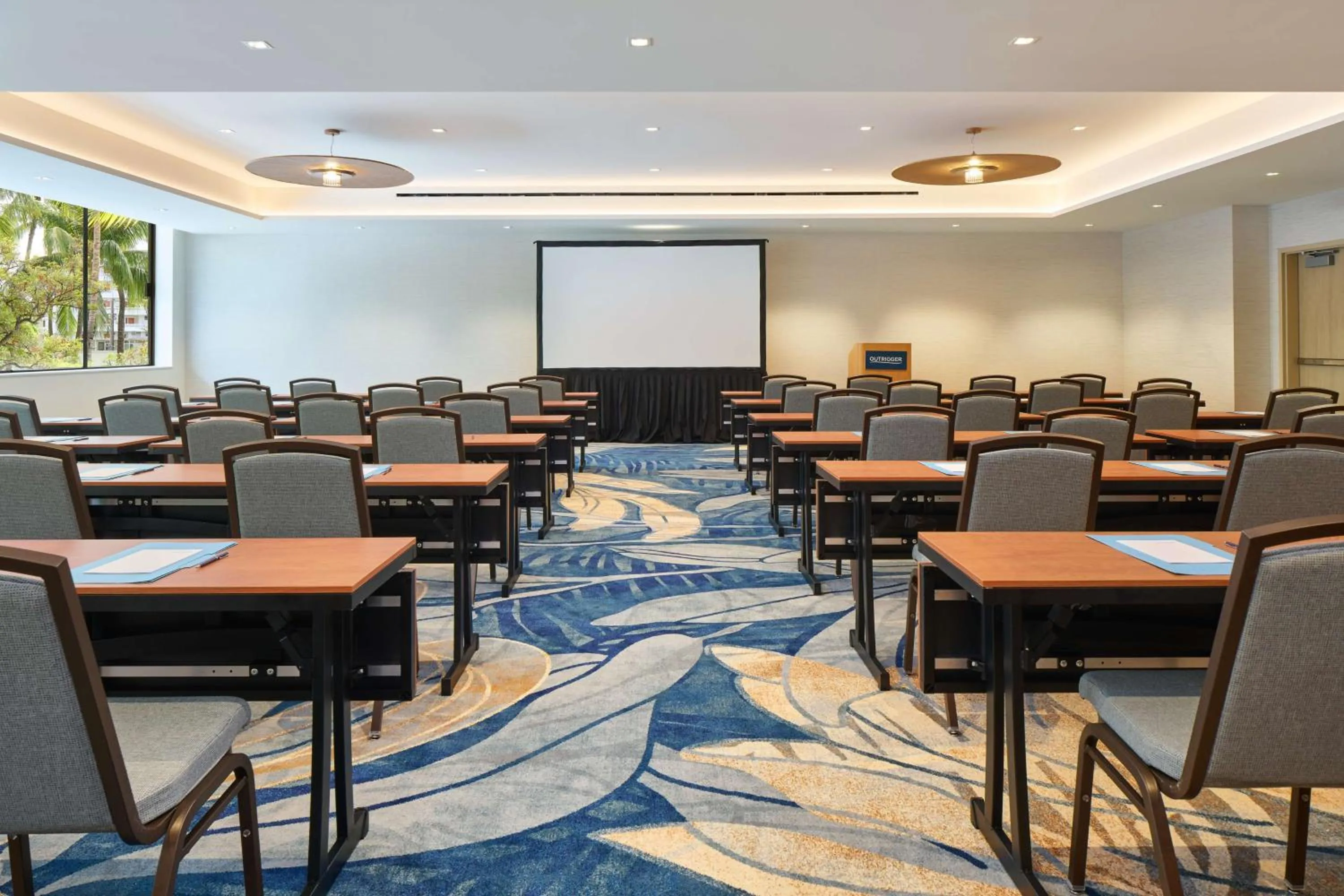 Meeting/conference room in OUTRIGGER Waikiki Paradise Hotel