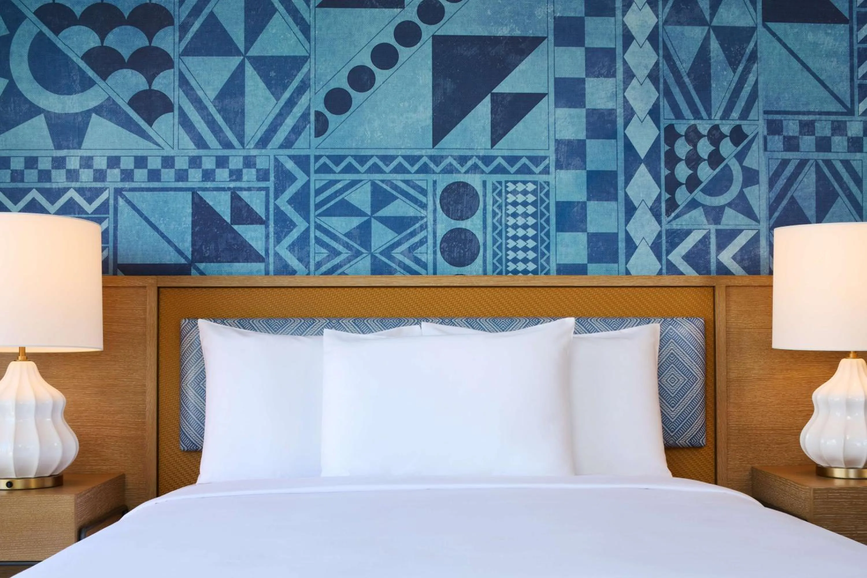 Bedroom, Bed in OUTRIGGER Waikiki Paradise Hotel