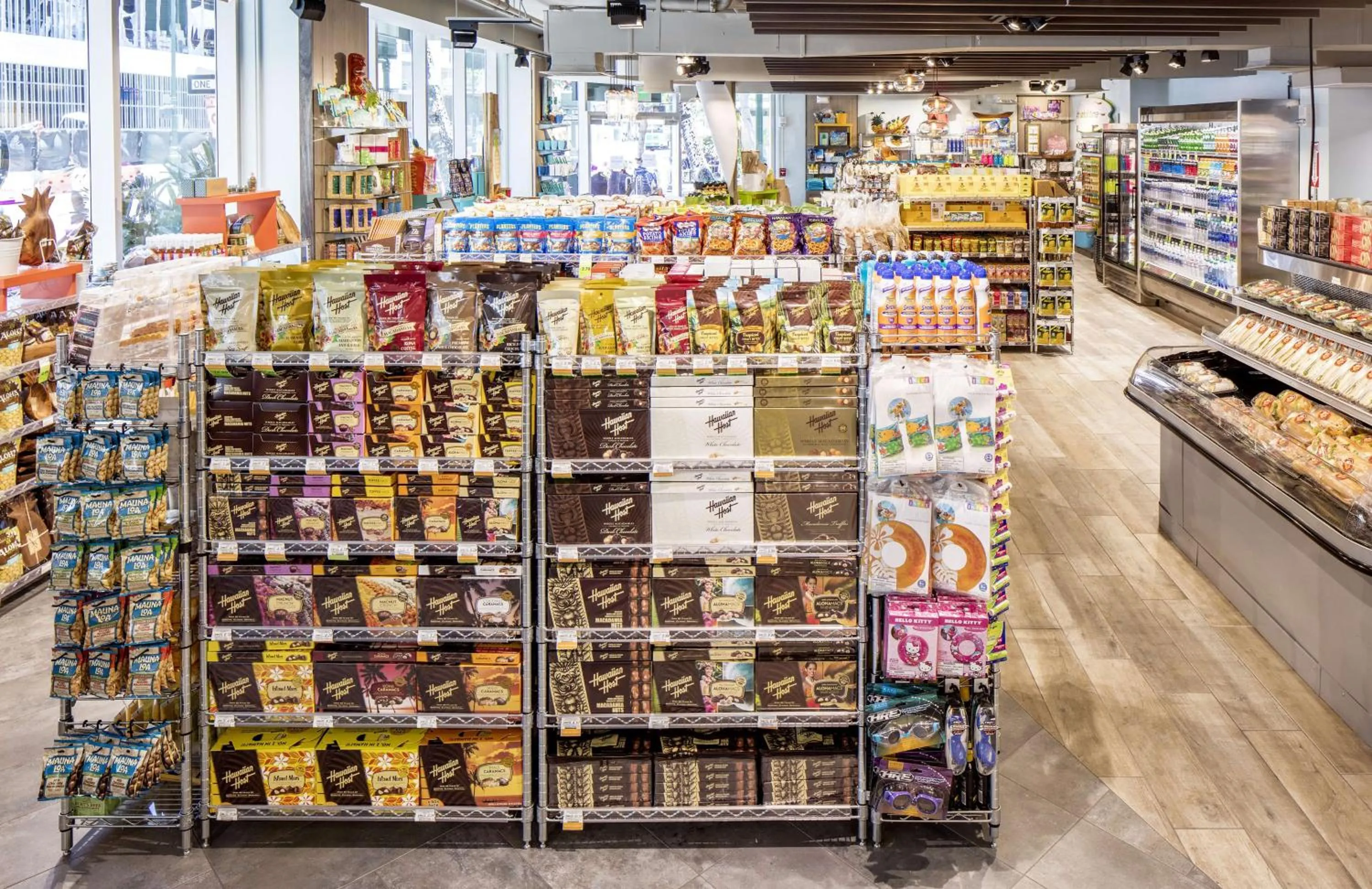 On-site shops in Hilton Garden Inn Waikiki Beach
