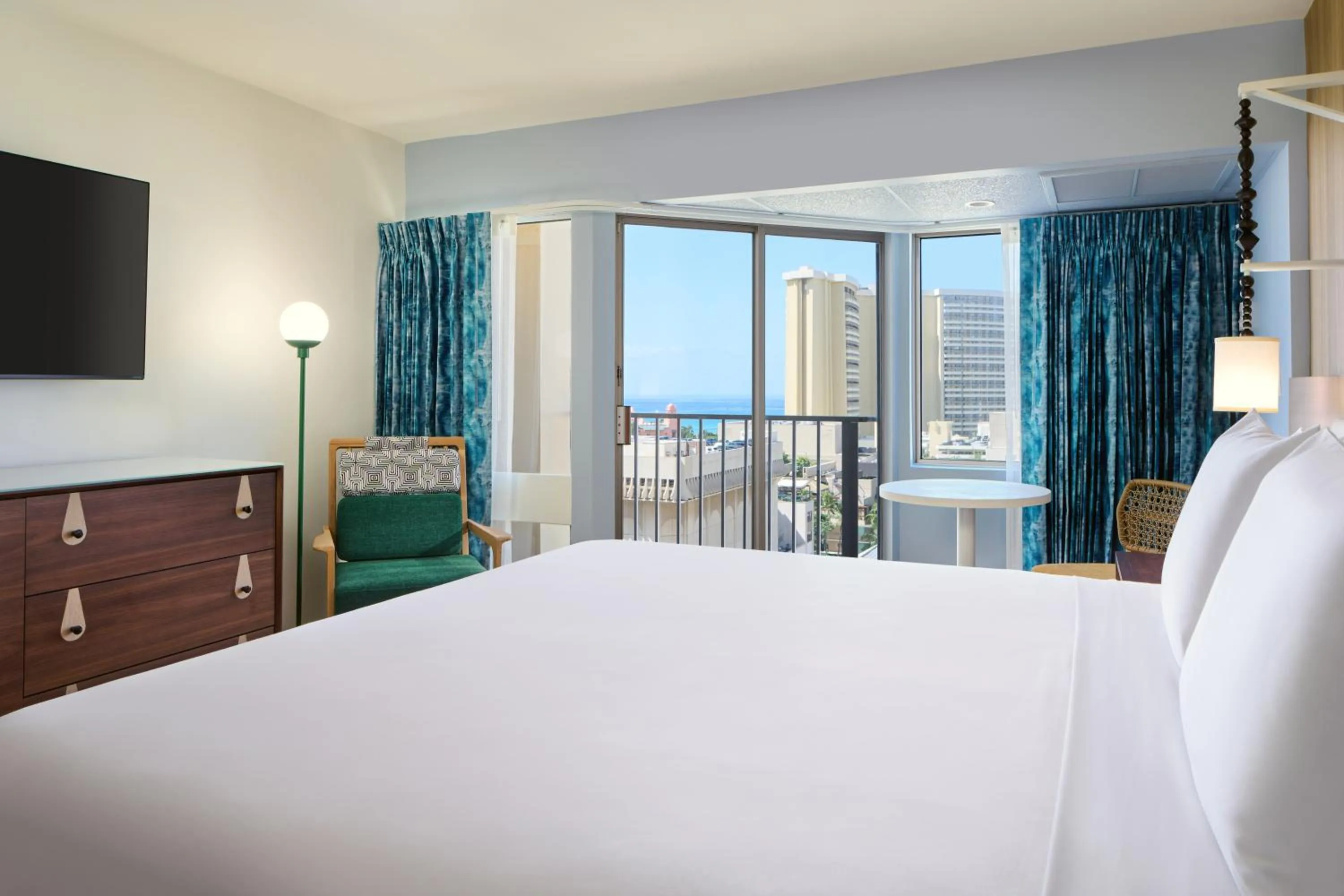 View (from property/room), Bed in Waikiki Malia