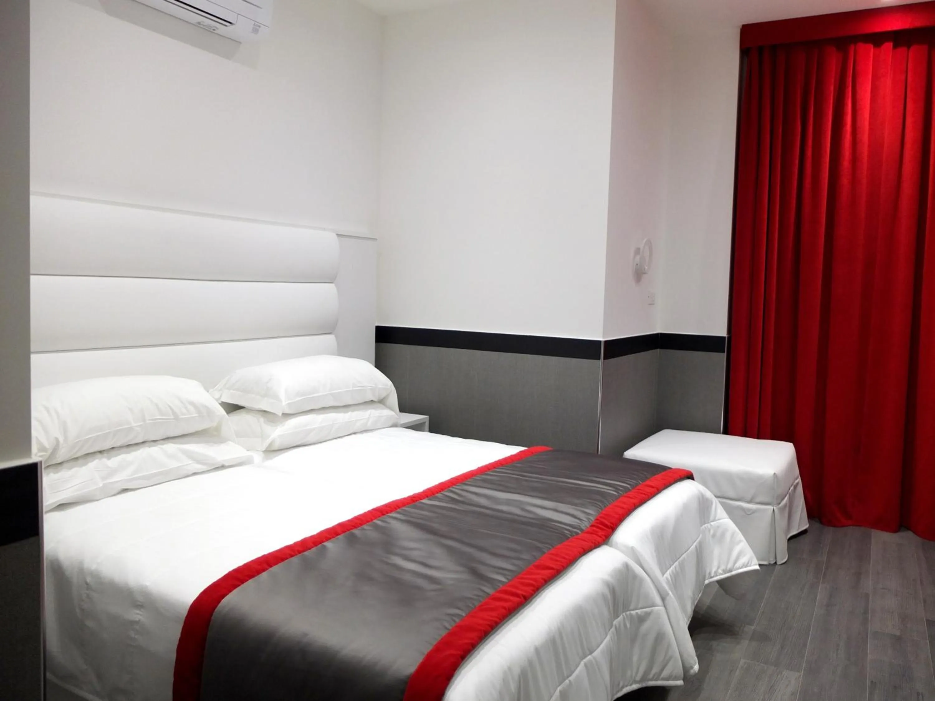 Bedroom in ASTORIA GOLDEN GATE