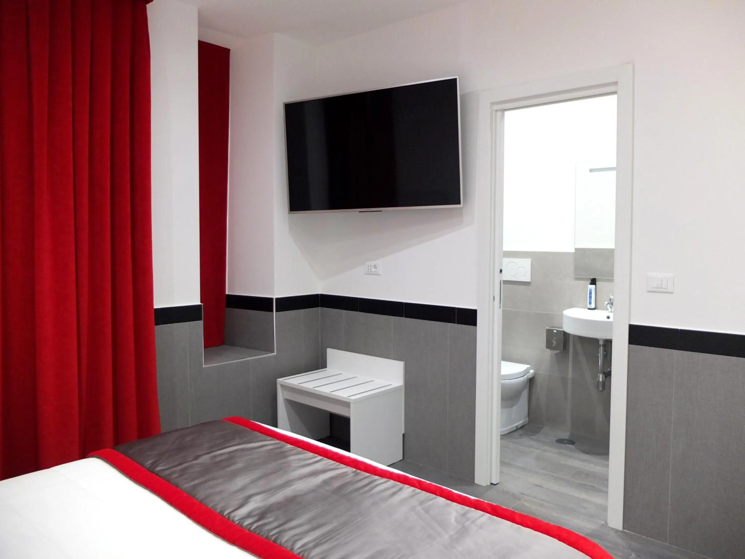 Bedroom in ASTORIA GOLDEN GATE