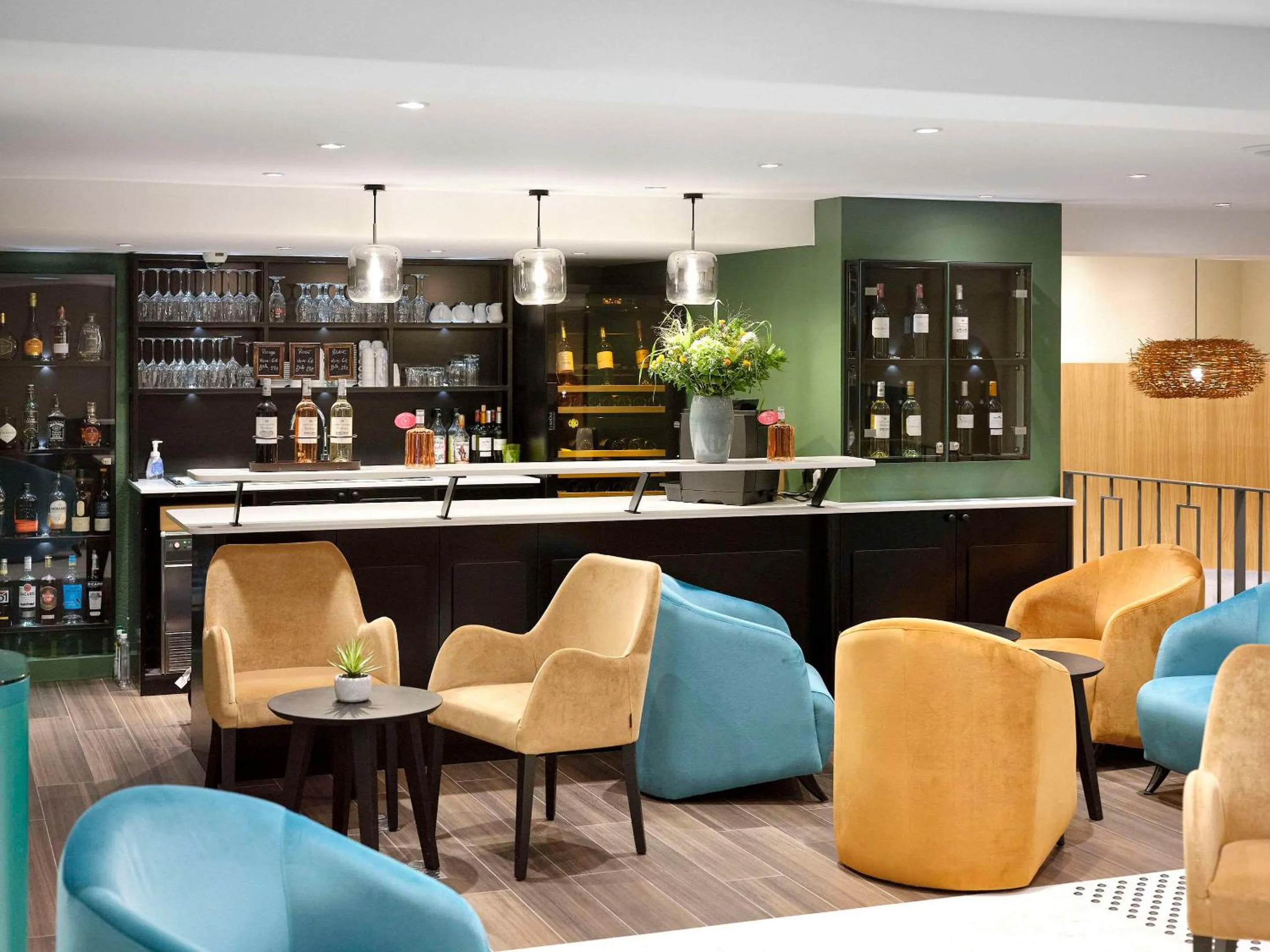 Lounge or bar in Quality Hotel Bordeaux Centre
