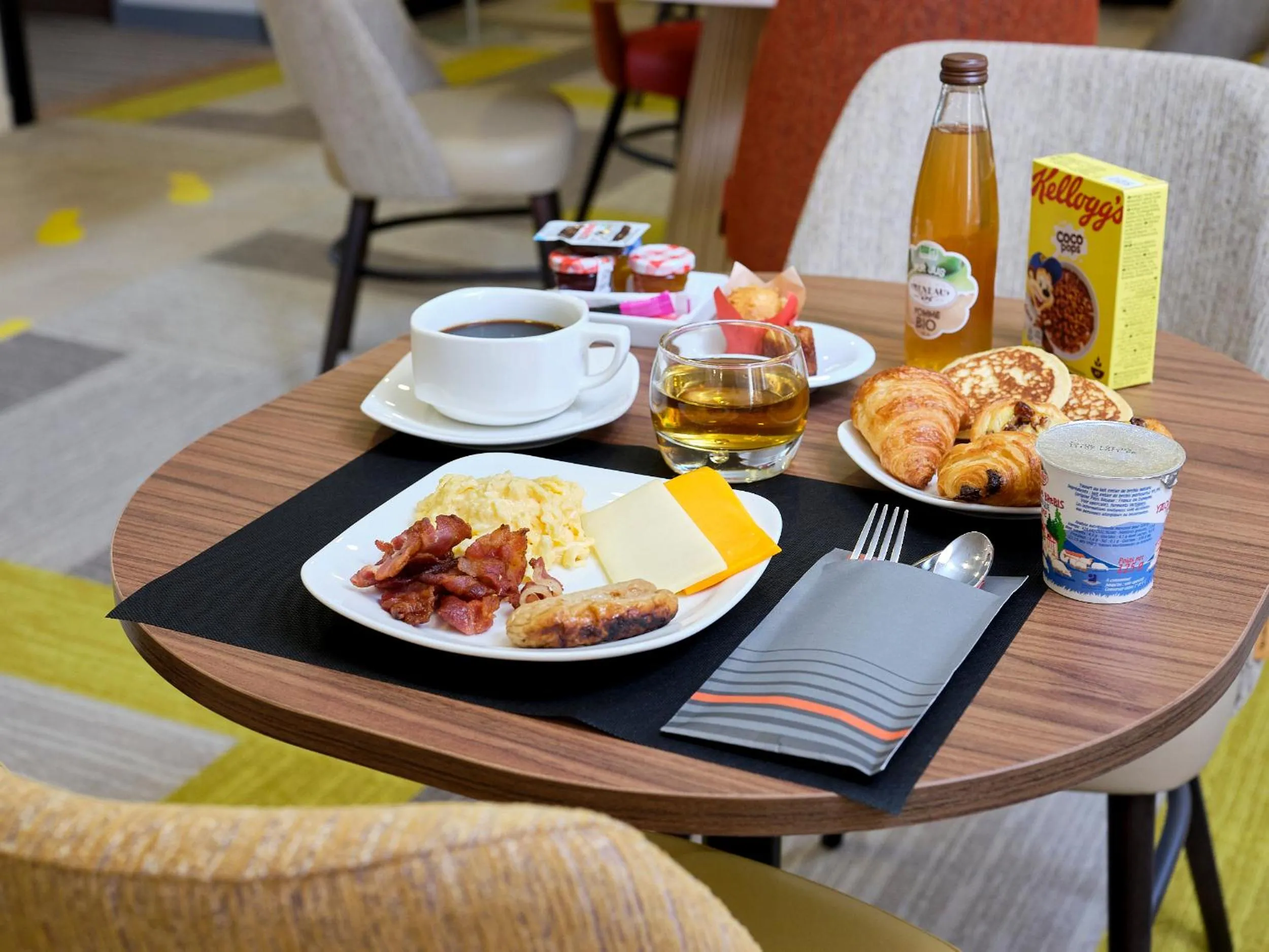 Breakfast in Quality Hotel Bordeaux Centre