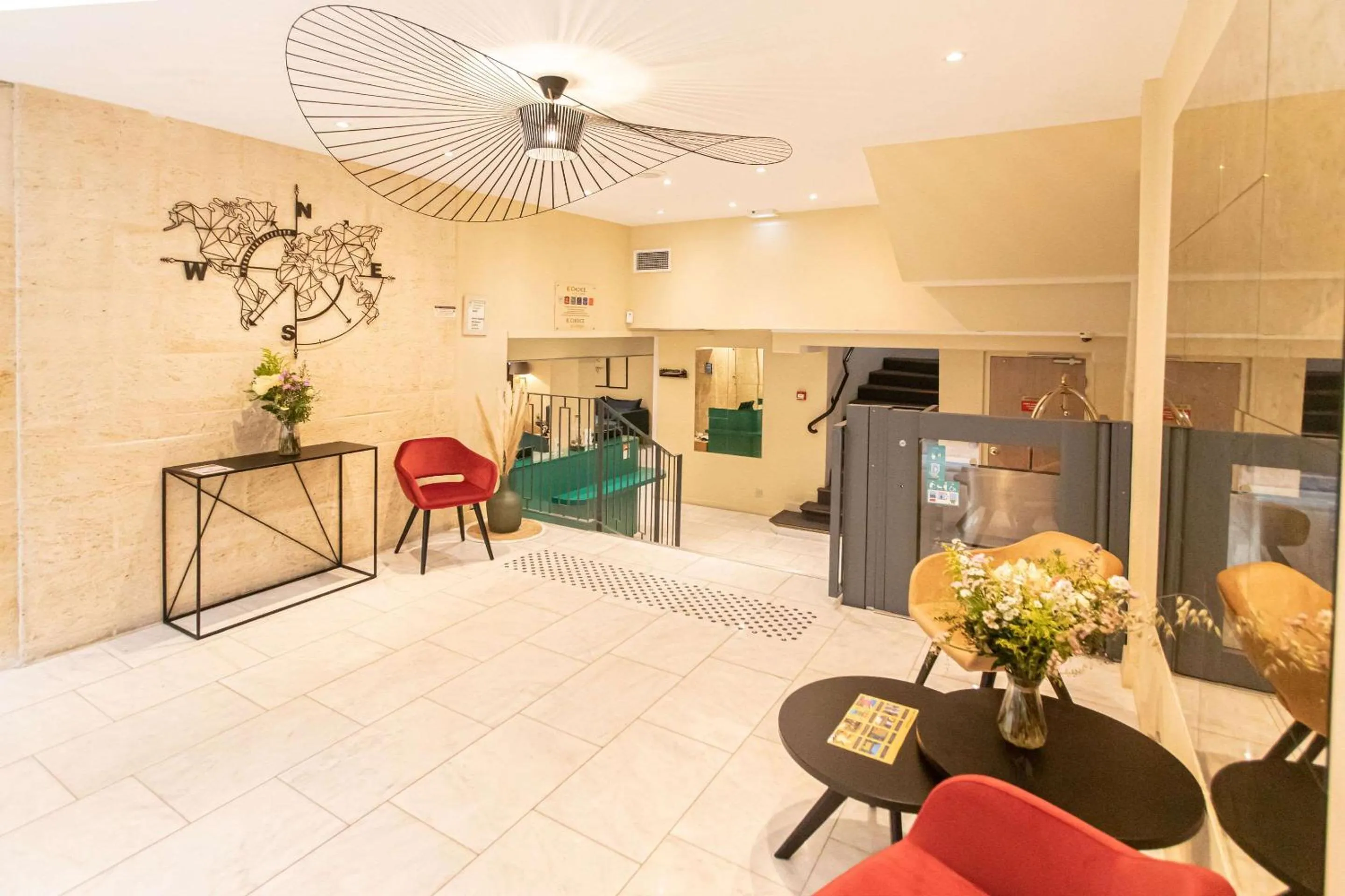 Lobby or reception in Quality Hotel Bordeaux Centre