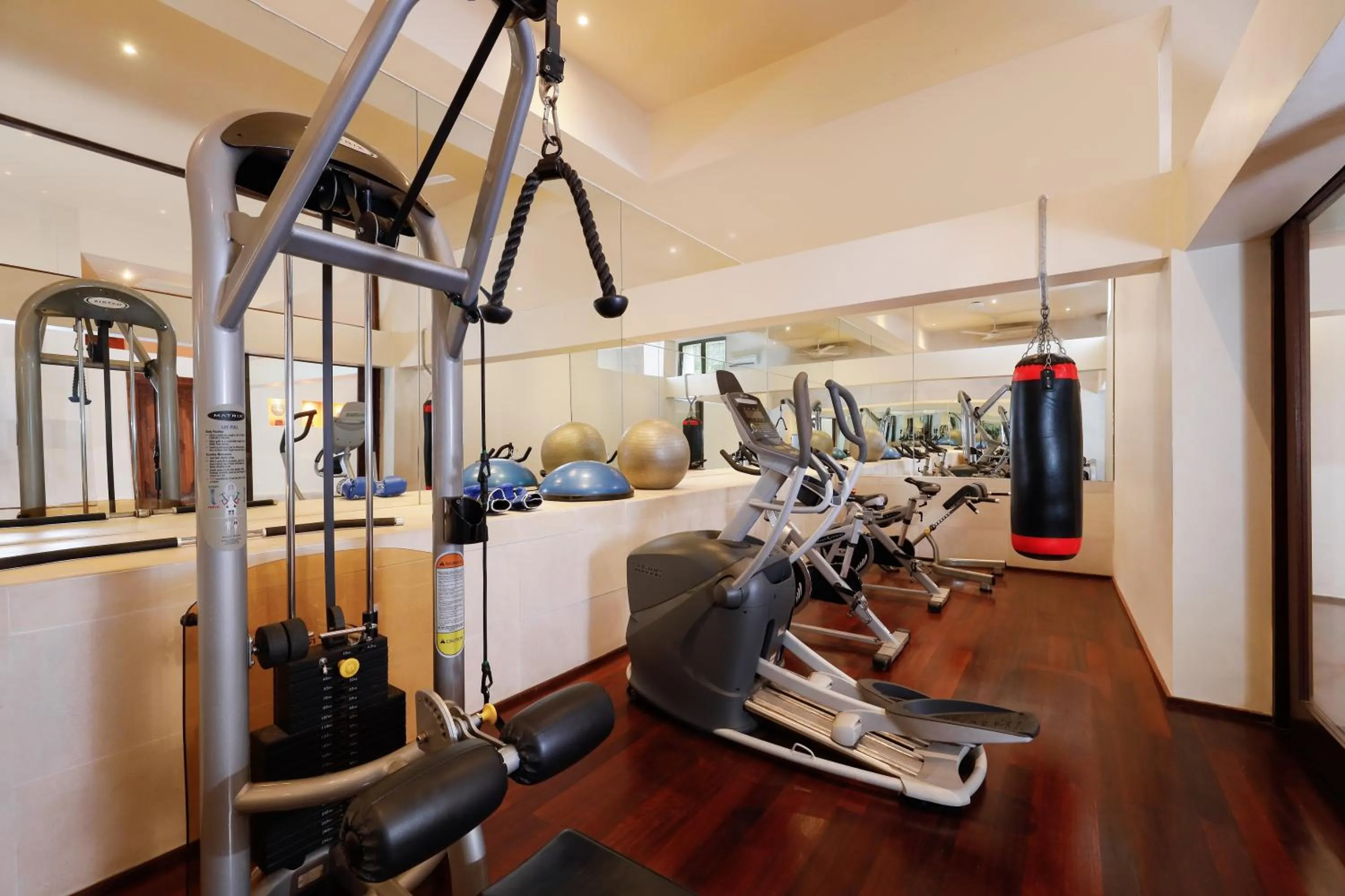 Fitness centre/facilities in Villa Jamalu by Nakula