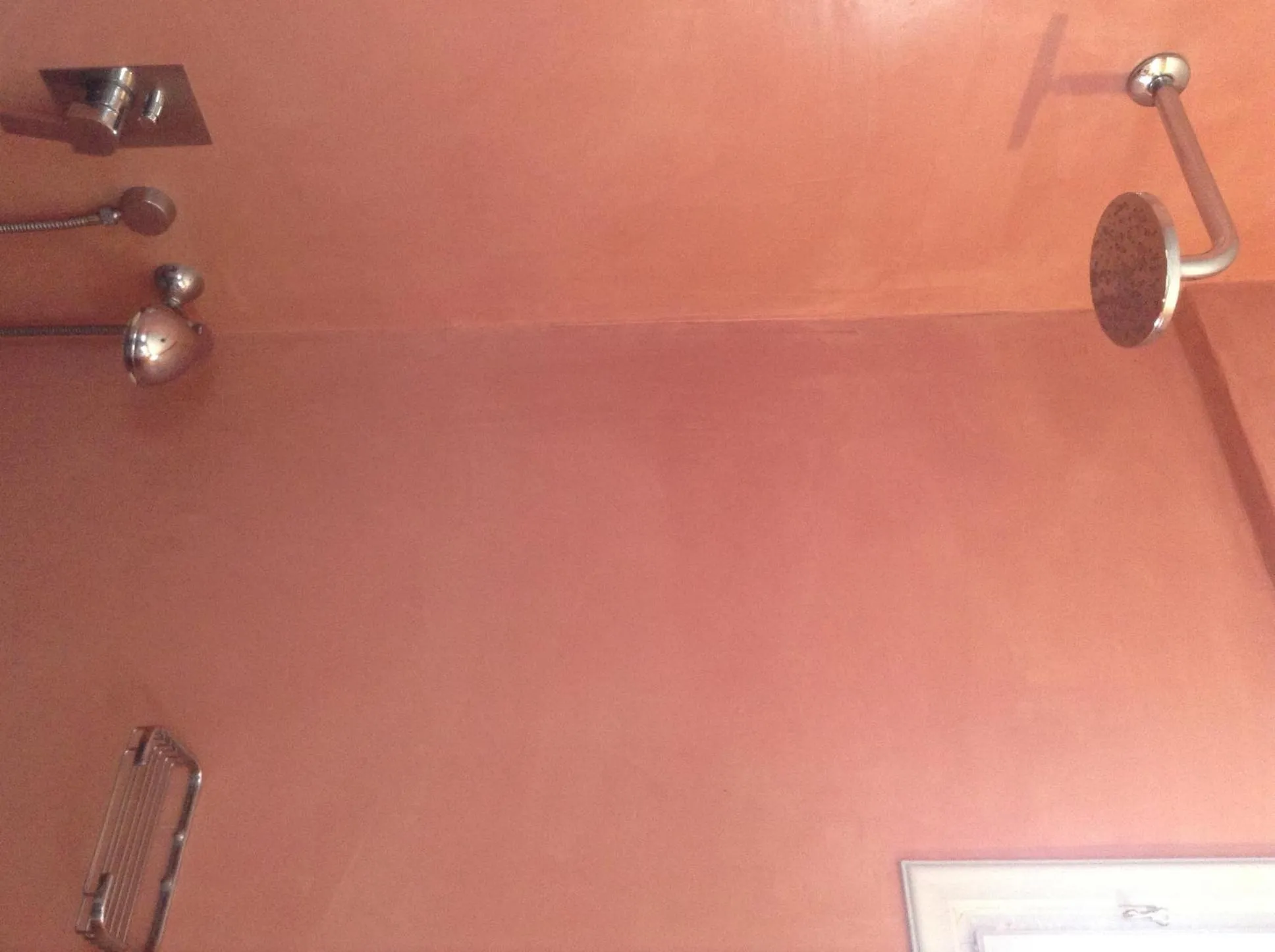 Shower in King Thiras Hotel