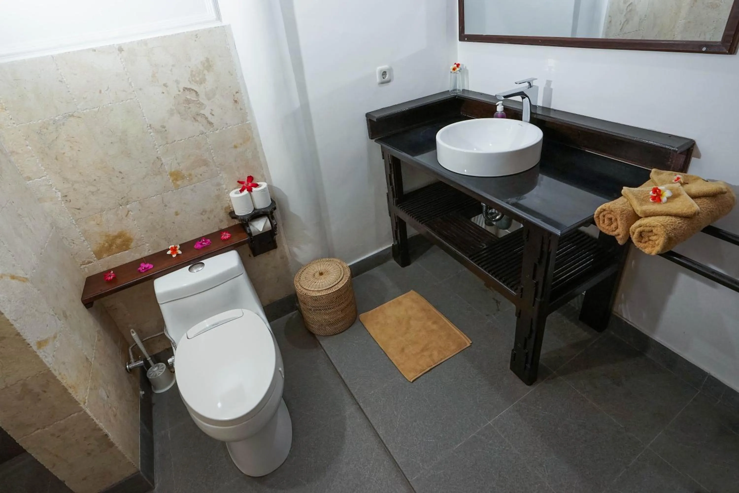 Toilet in Martas Hotel