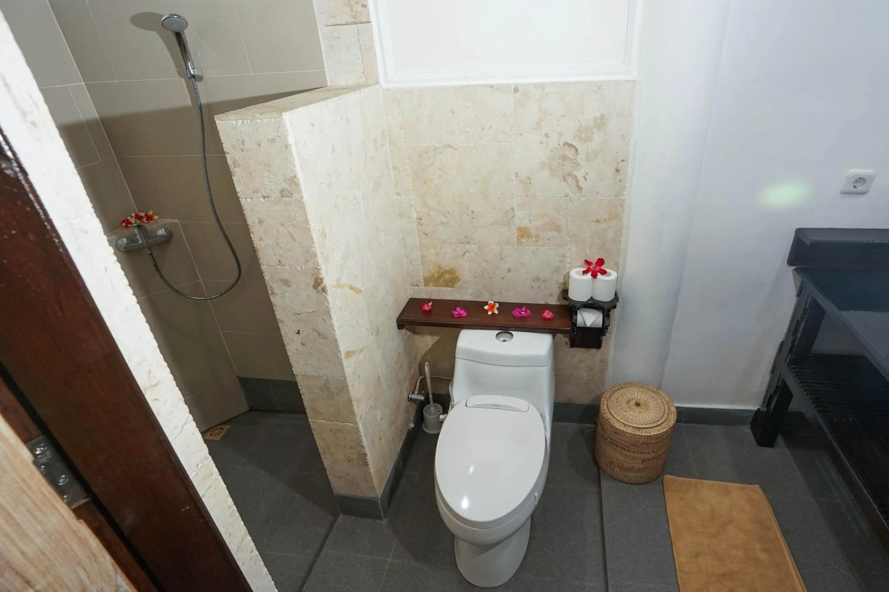 Toilet in Martas Hotel