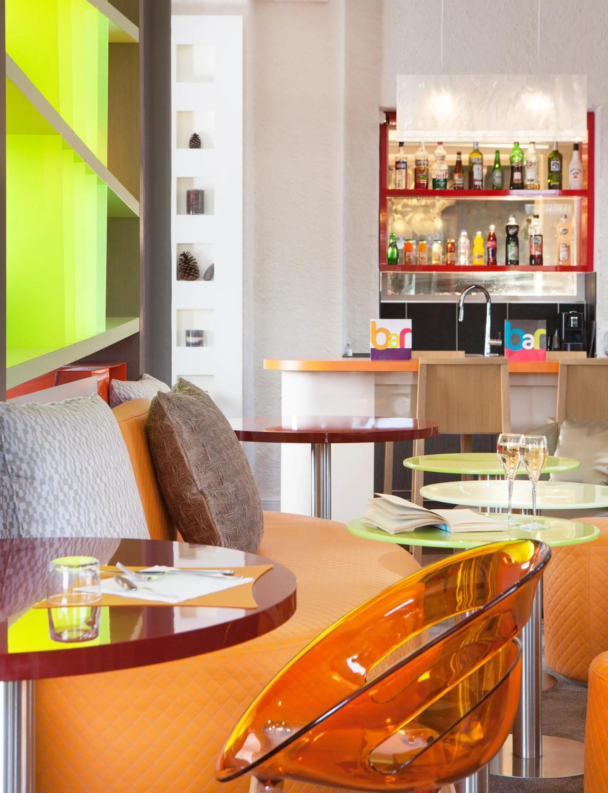 Lounge or bar in ibis Styles Bayonne