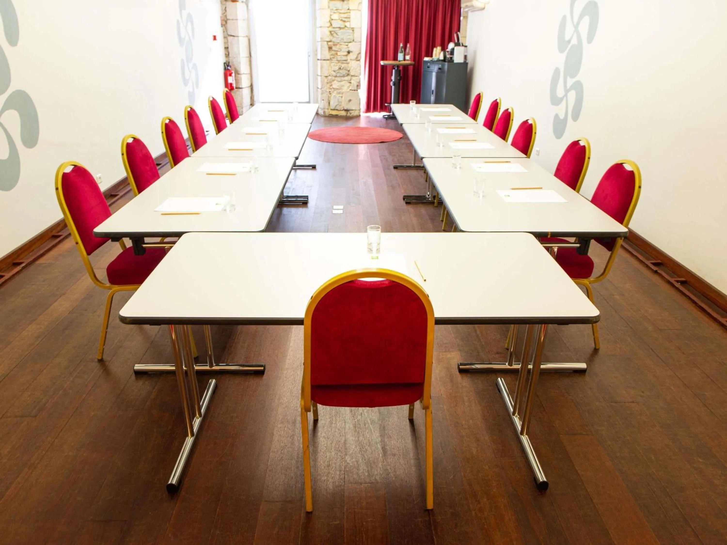 Meeting/conference room in ibis Styles Bayonne