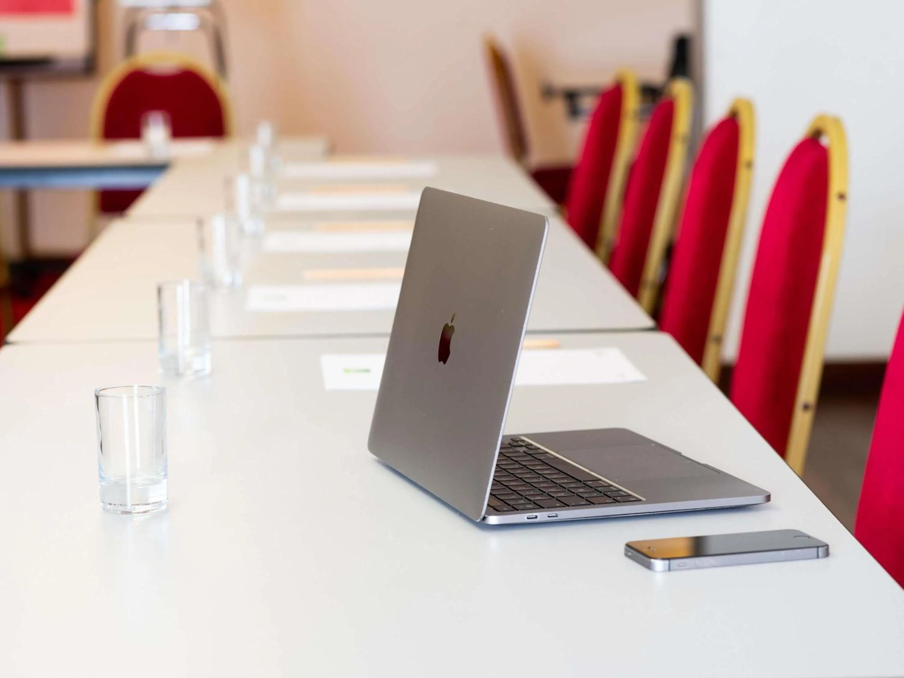 Meeting/conference room in ibis Styles Bayonne