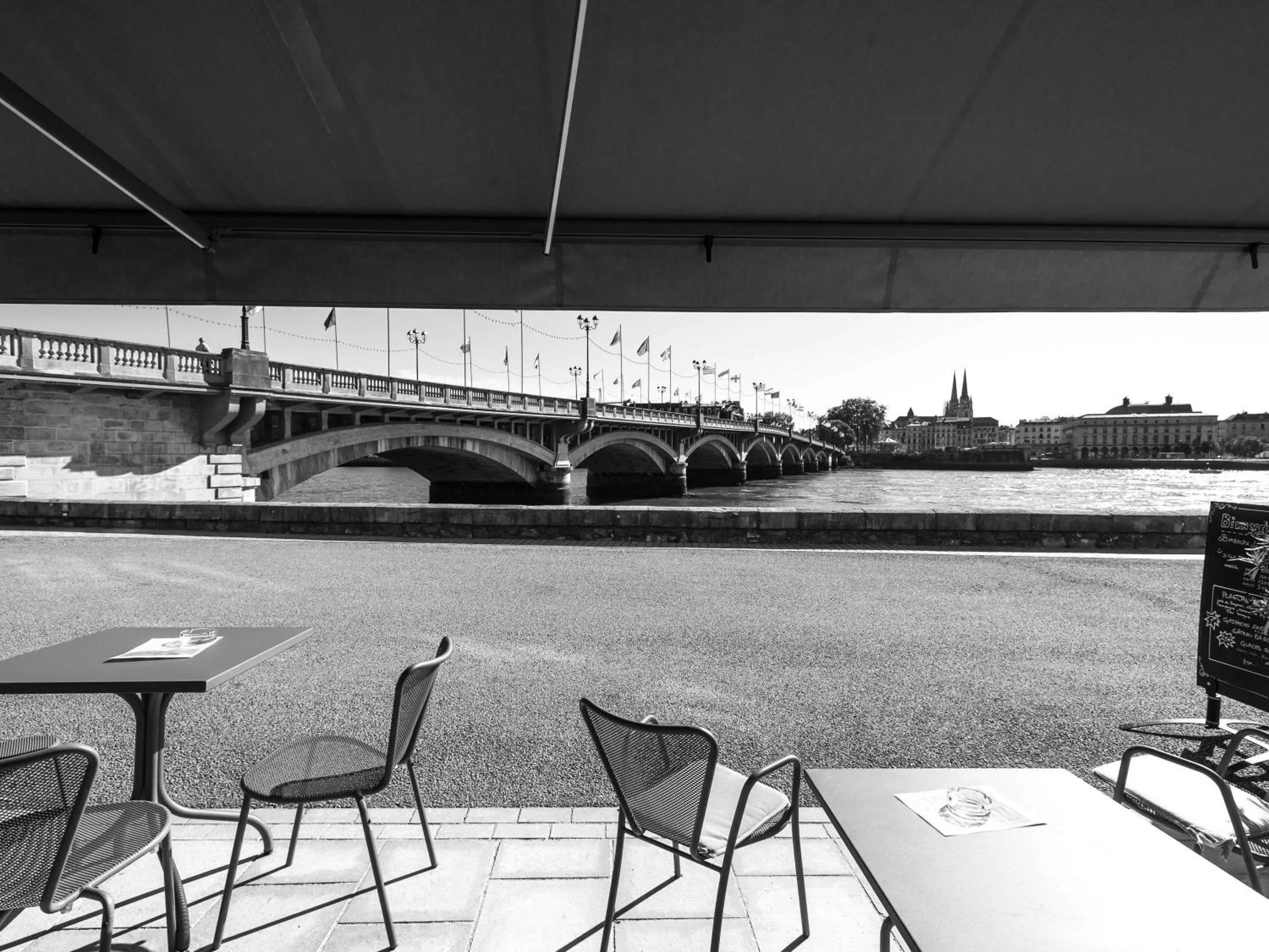 Lounge or bar in ibis Styles Bayonne