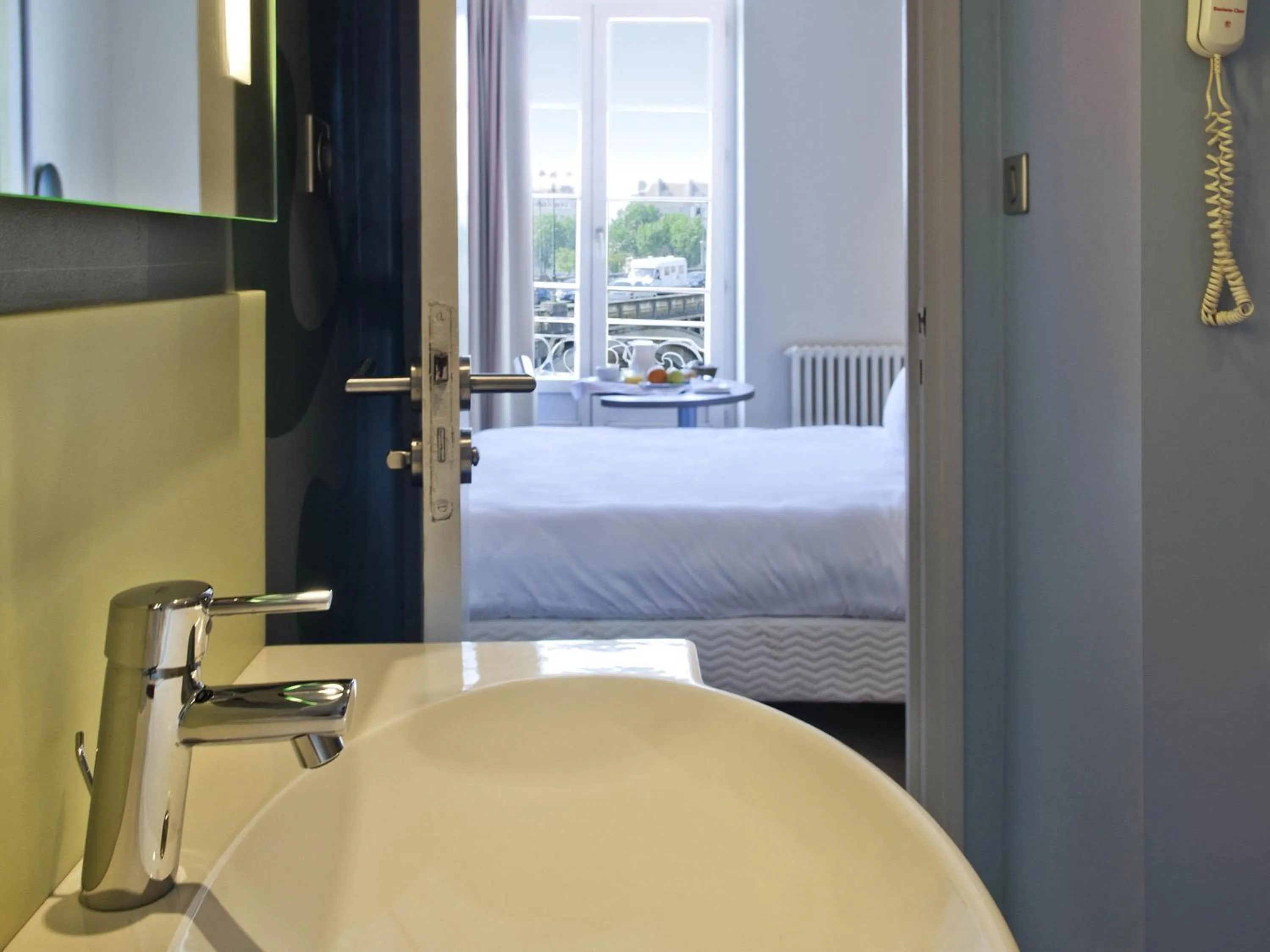 Bedroom, Bed in ibis Styles Bayonne