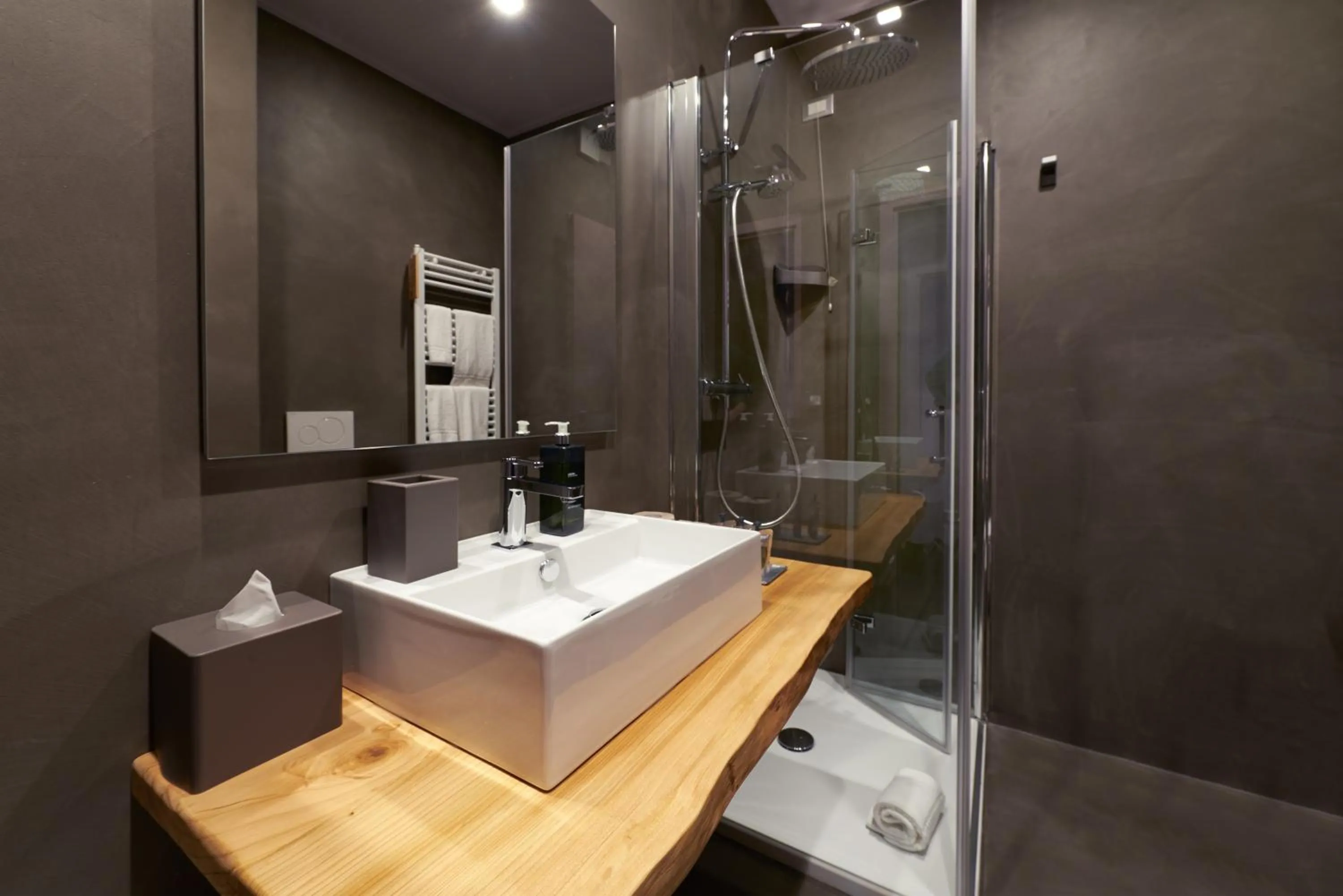 Shower in 73 Boutique Hotel