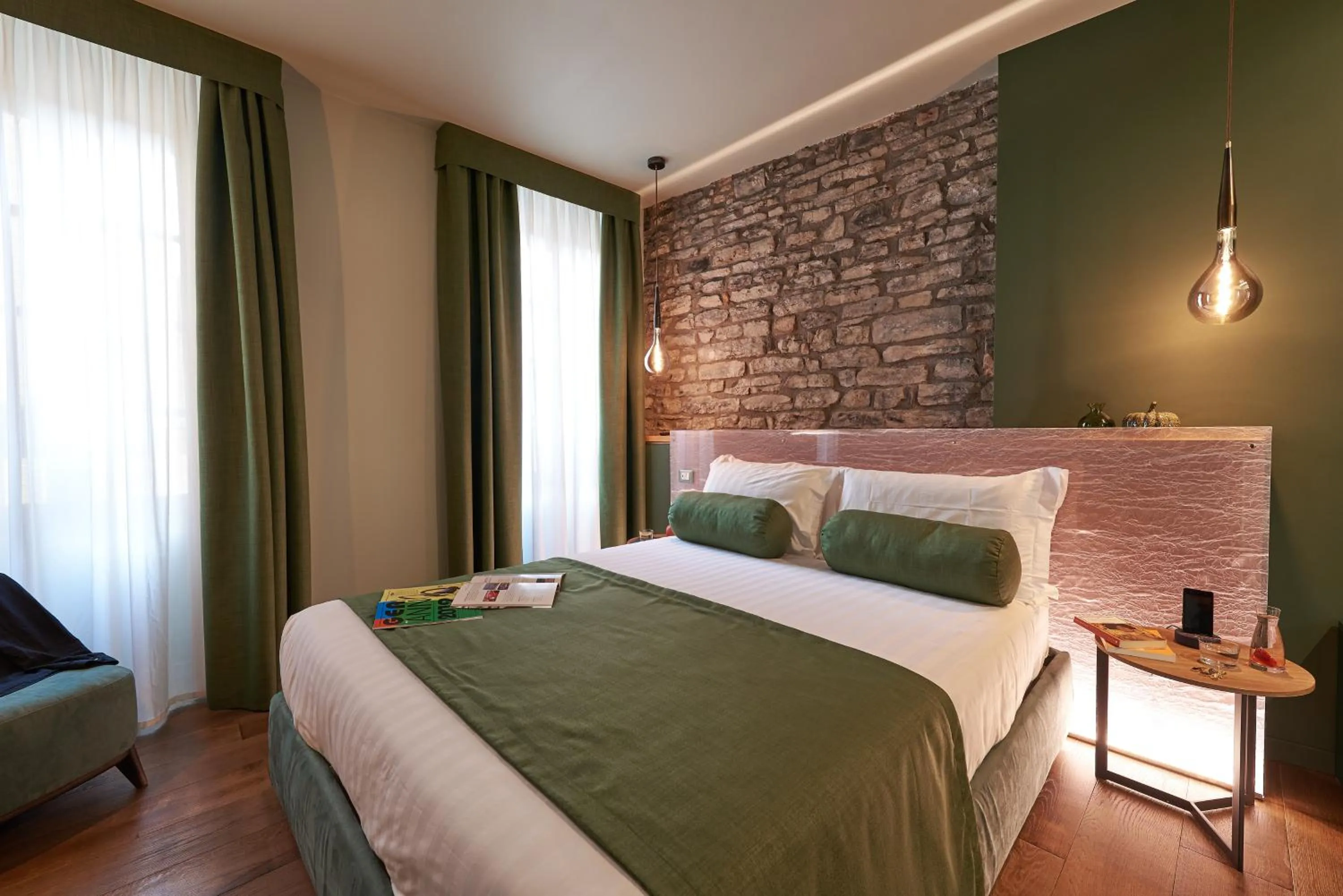 Deluxe Queen Room - single occupancy in 73 Boutique Hotel