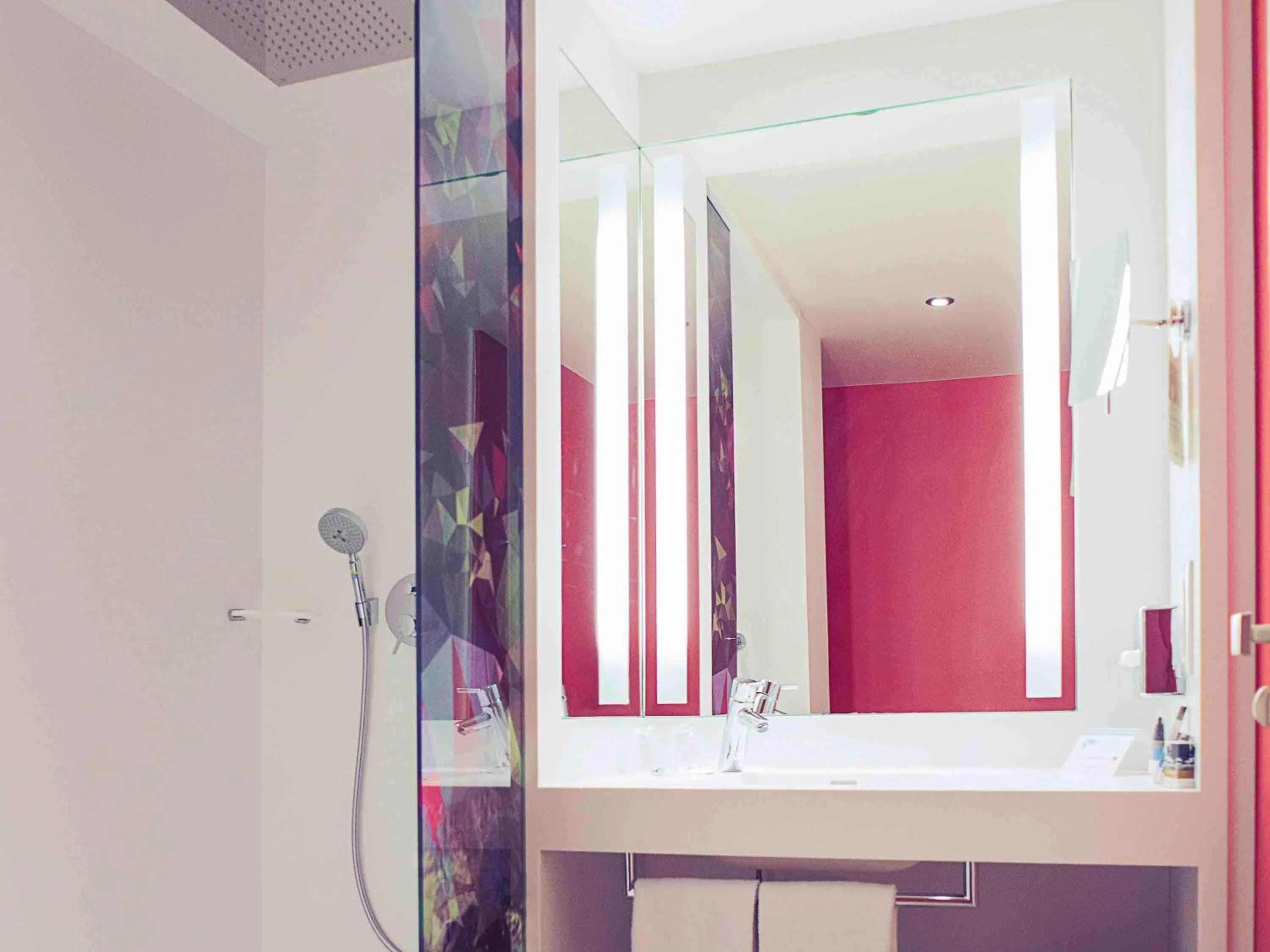 Bedroom in Mercure Lille Marcq en Baroeul