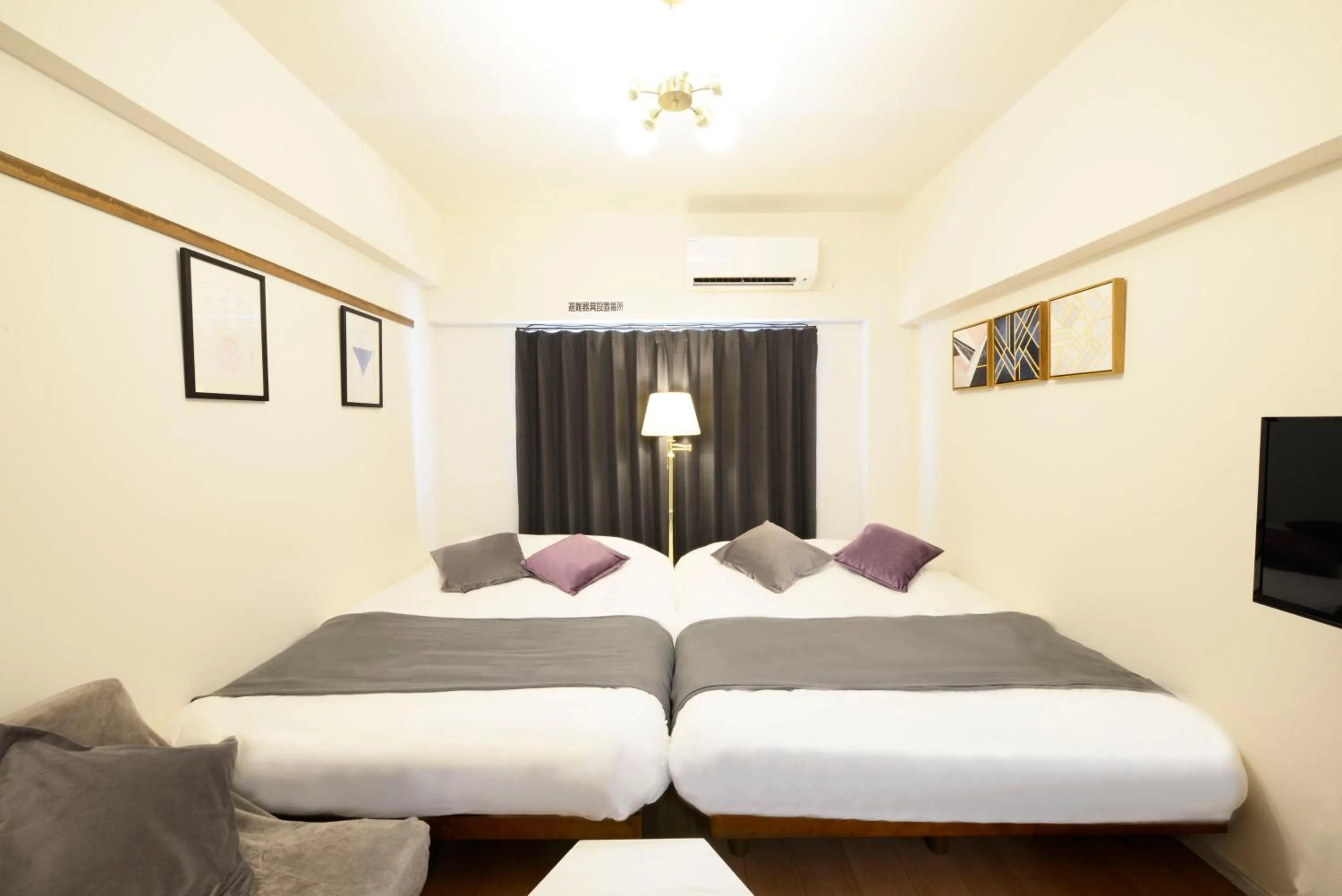 Photo of the whole room, Bed in Allstay GOYA