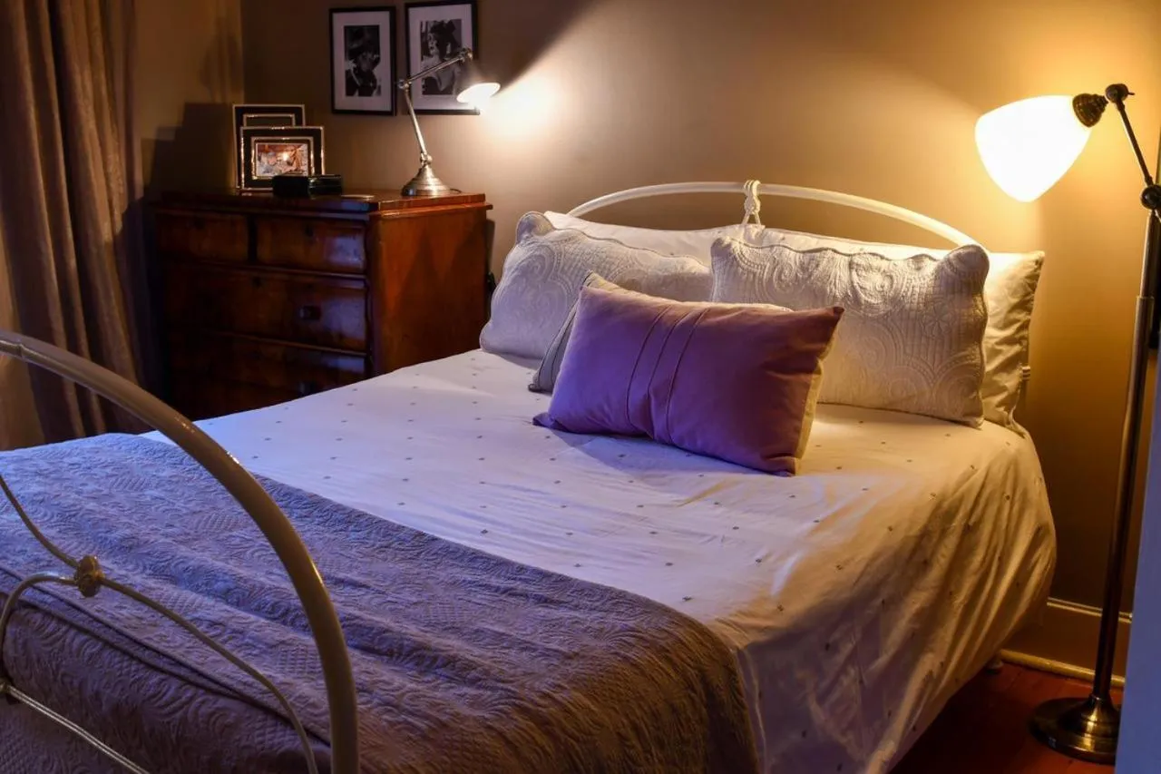 Bedroom, Bed in The Great Gatsby Houghton