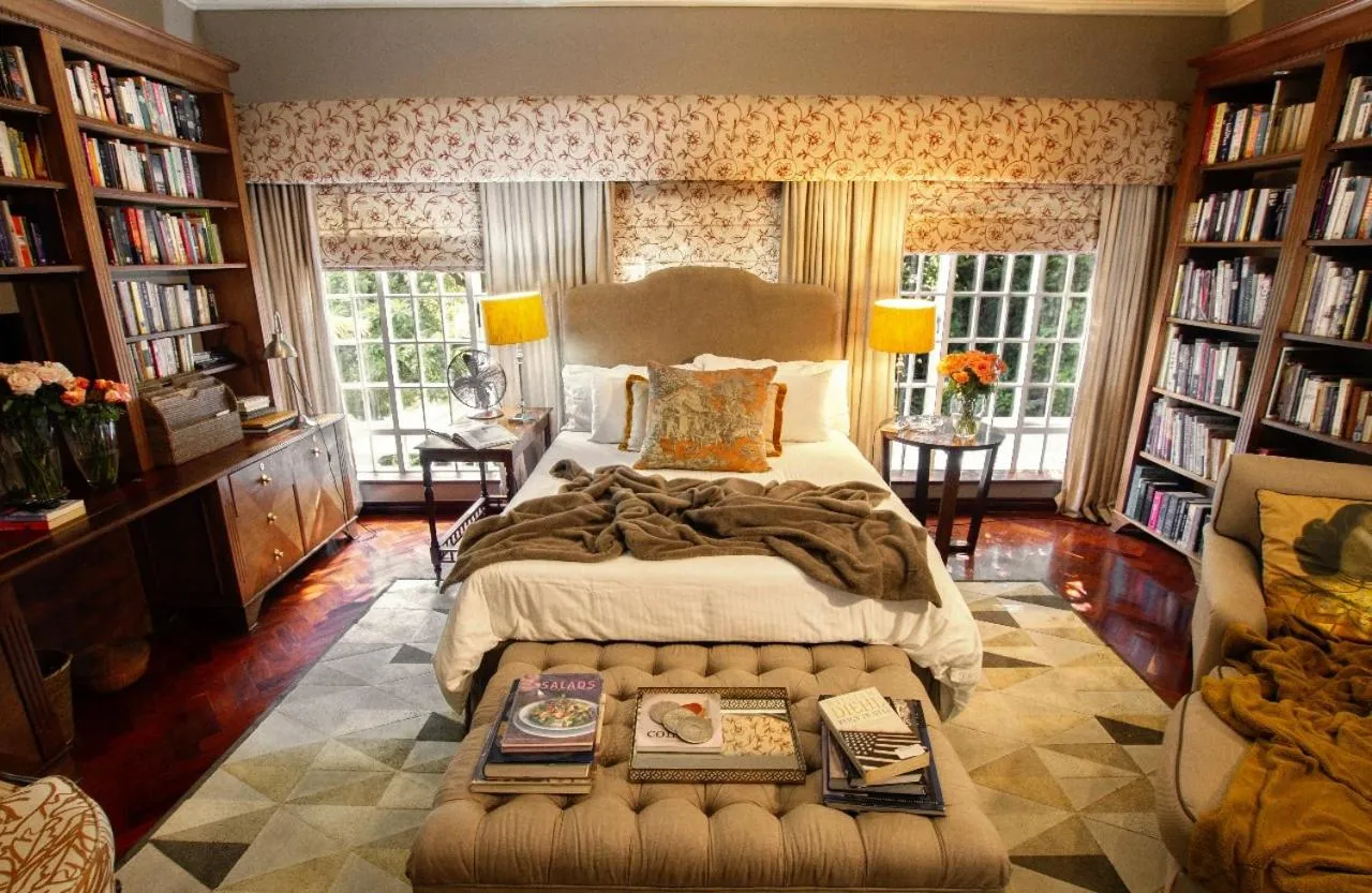 Bedroom, Bed in The Great Gatsby Houghton