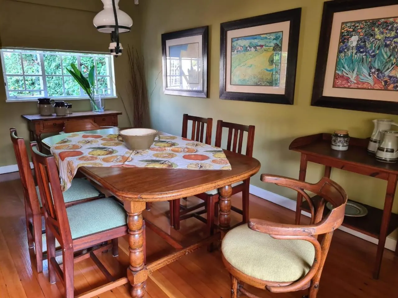 Dining area in The Great Gatsby Houghton