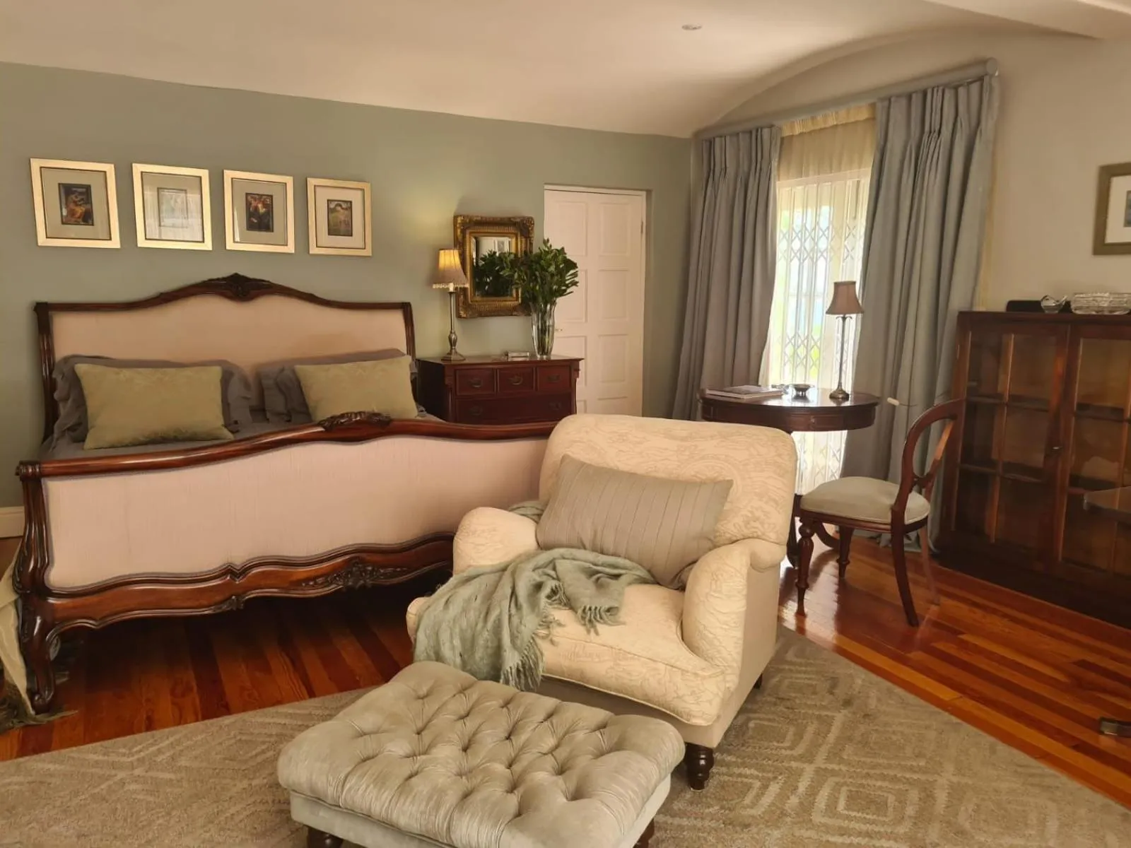 Bedroom, Bed in The Great Gatsby Houghton