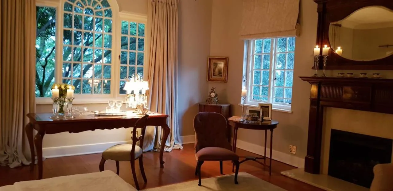 Bedroom in The Great Gatsby Houghton