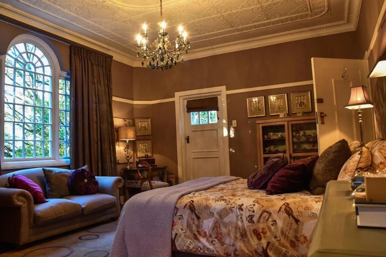 Bedroom, Bed in The Great Gatsby Houghton