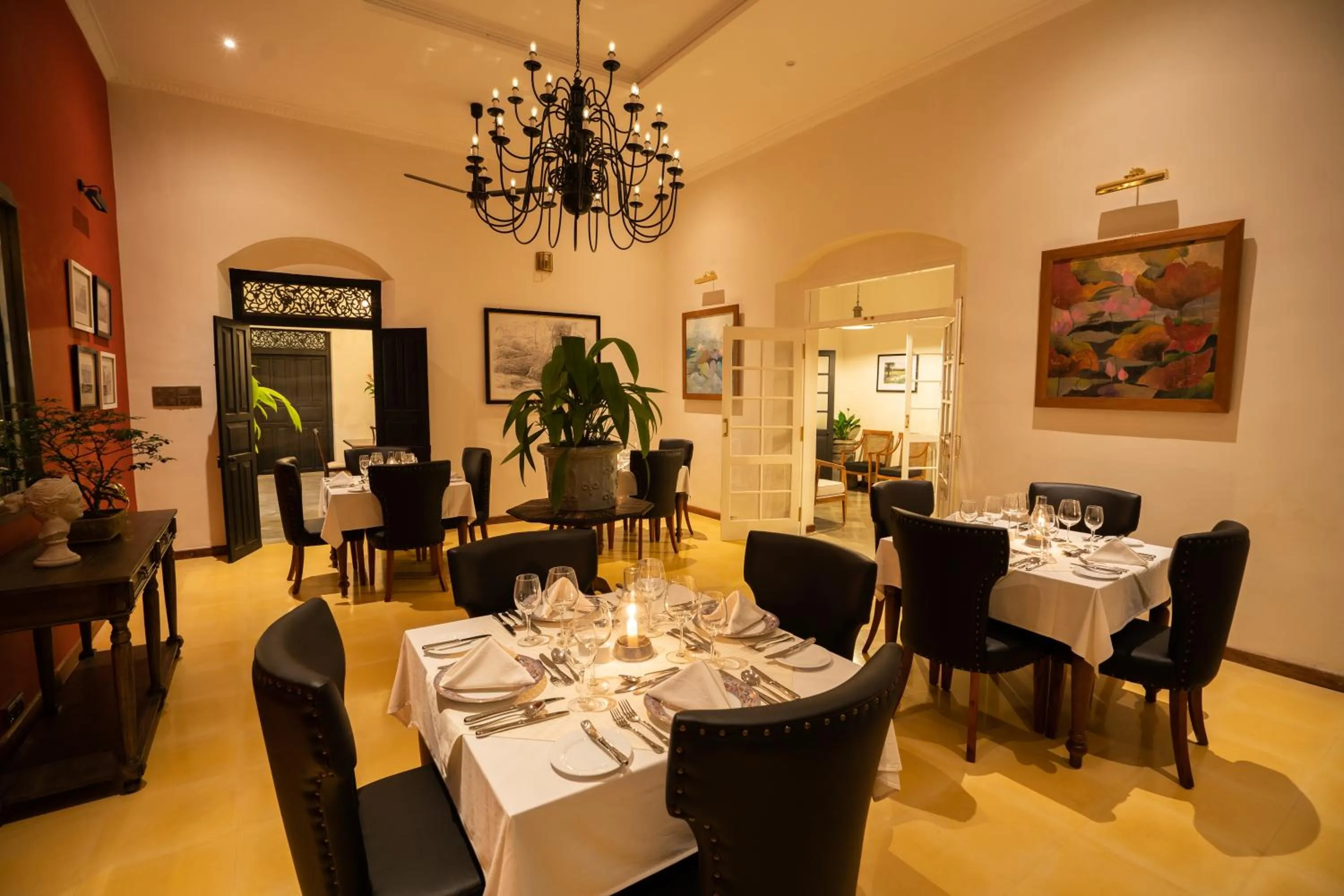 Restaurant/places to eat in Glenross Living - A Collection of 7 Private Pool Villas and 3 Colonial Suites