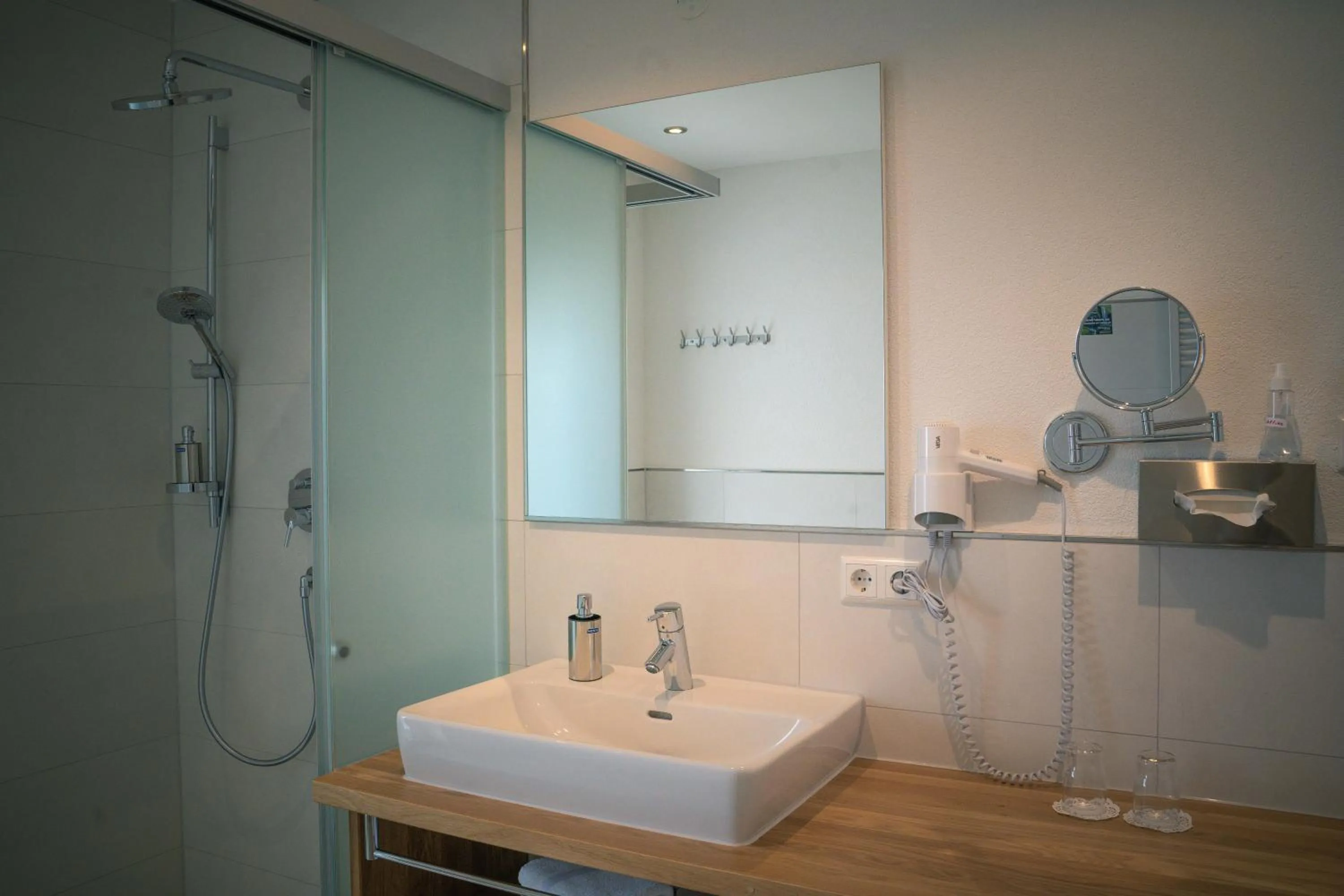 Bathroom in Pension Yvonne - SUPERIOR