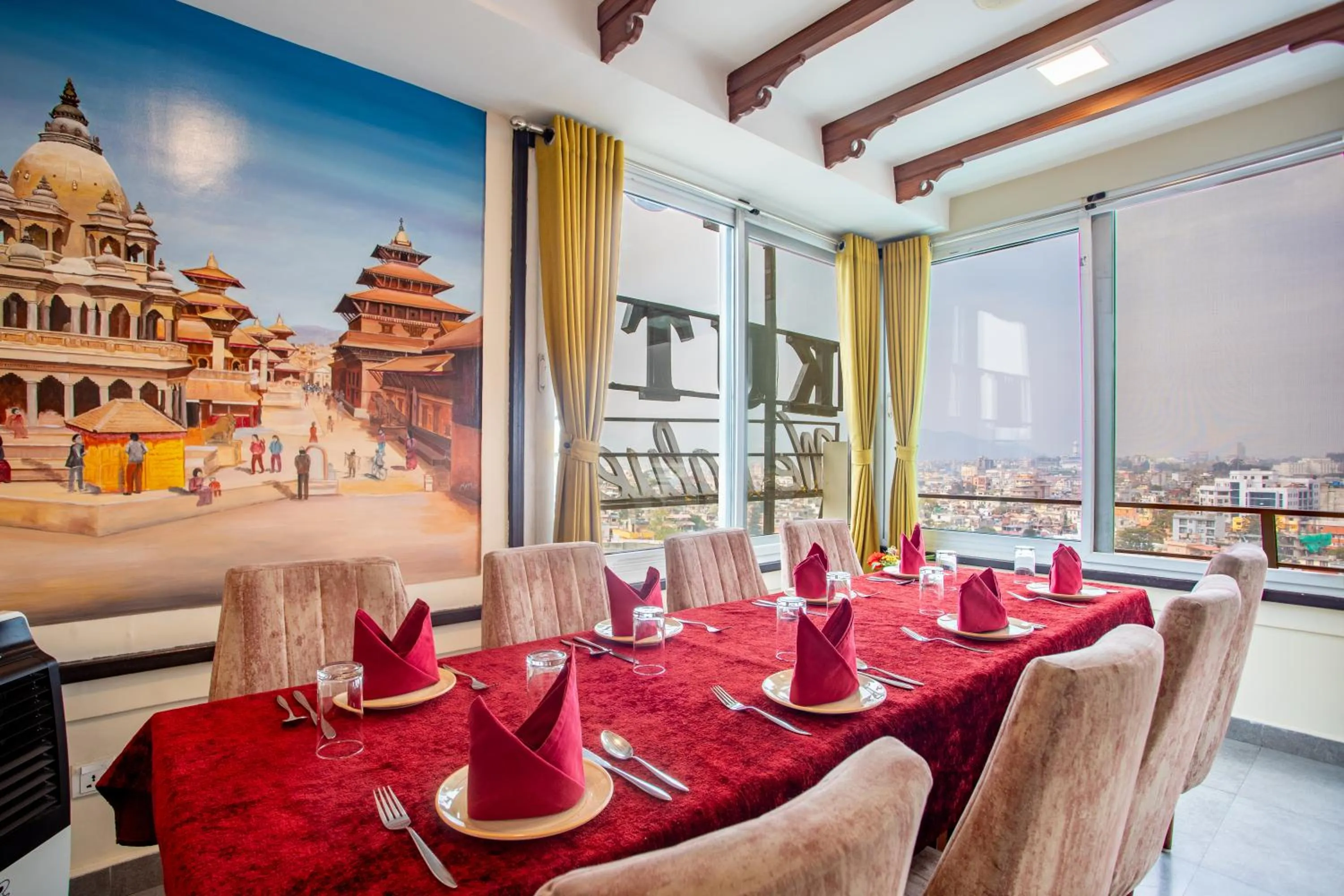 Restaurant/places to eat in Hotel Kutumba