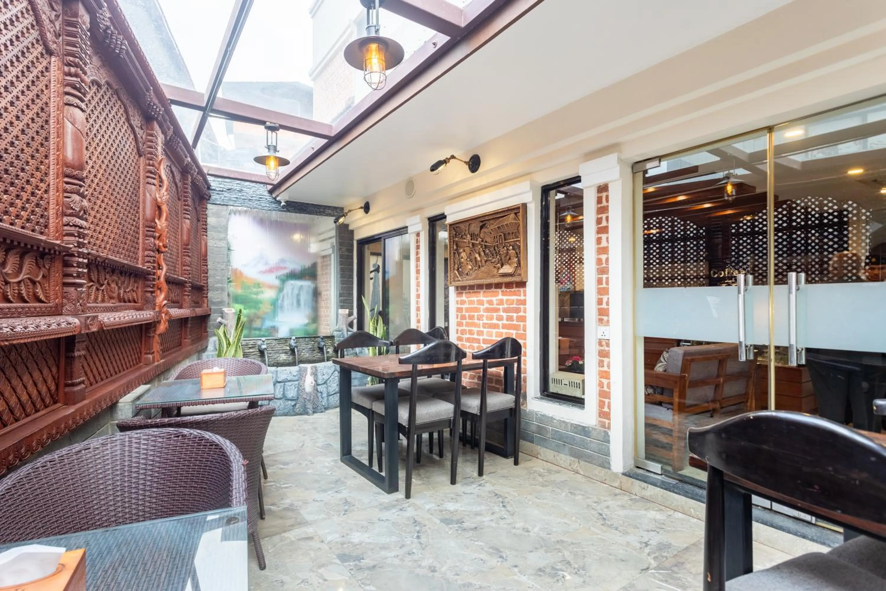 Restaurant/places to eat in Hotel Kutumba