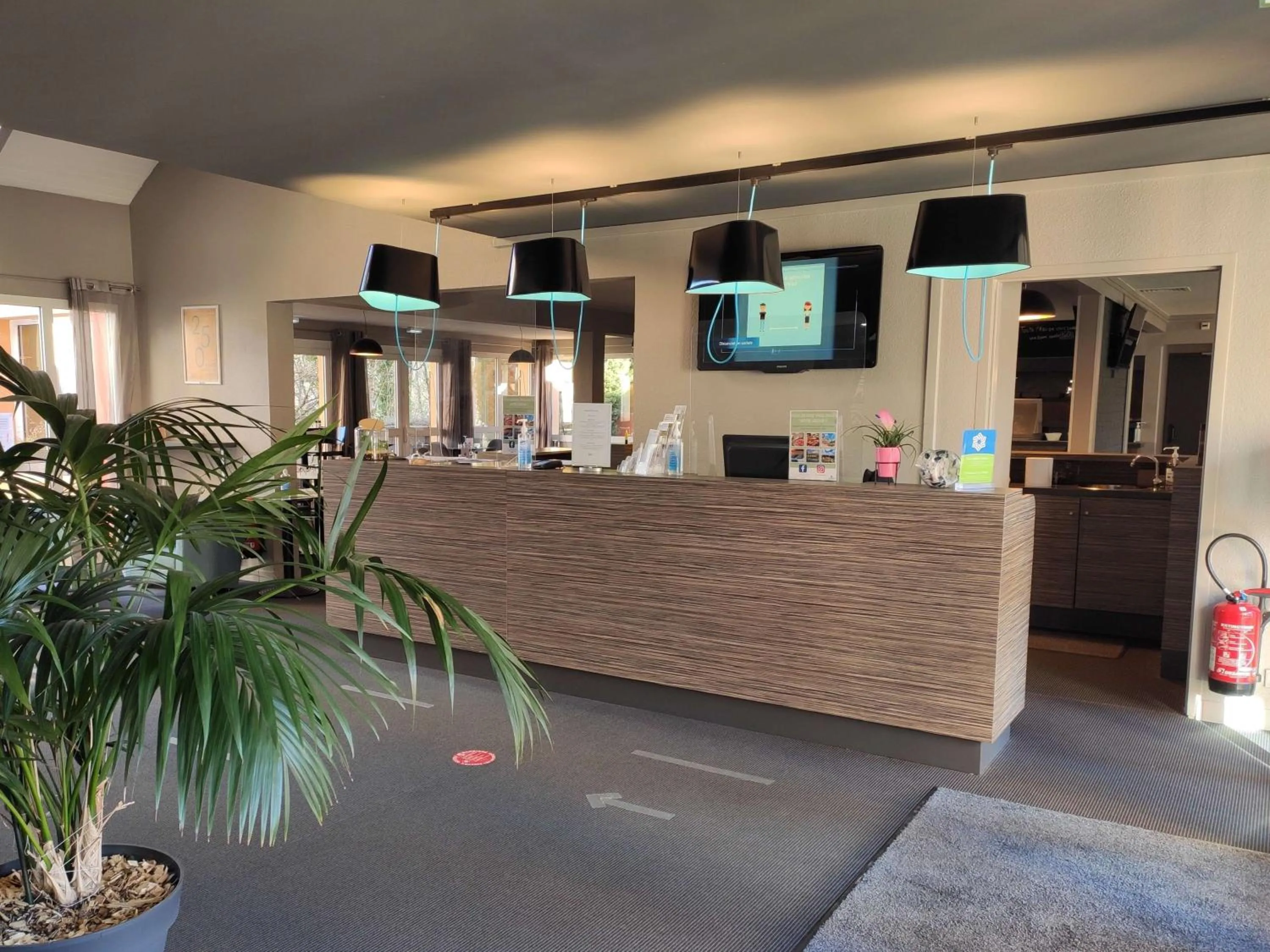 Lobby or reception in Sure Hotel by Best Western Limoges Sud