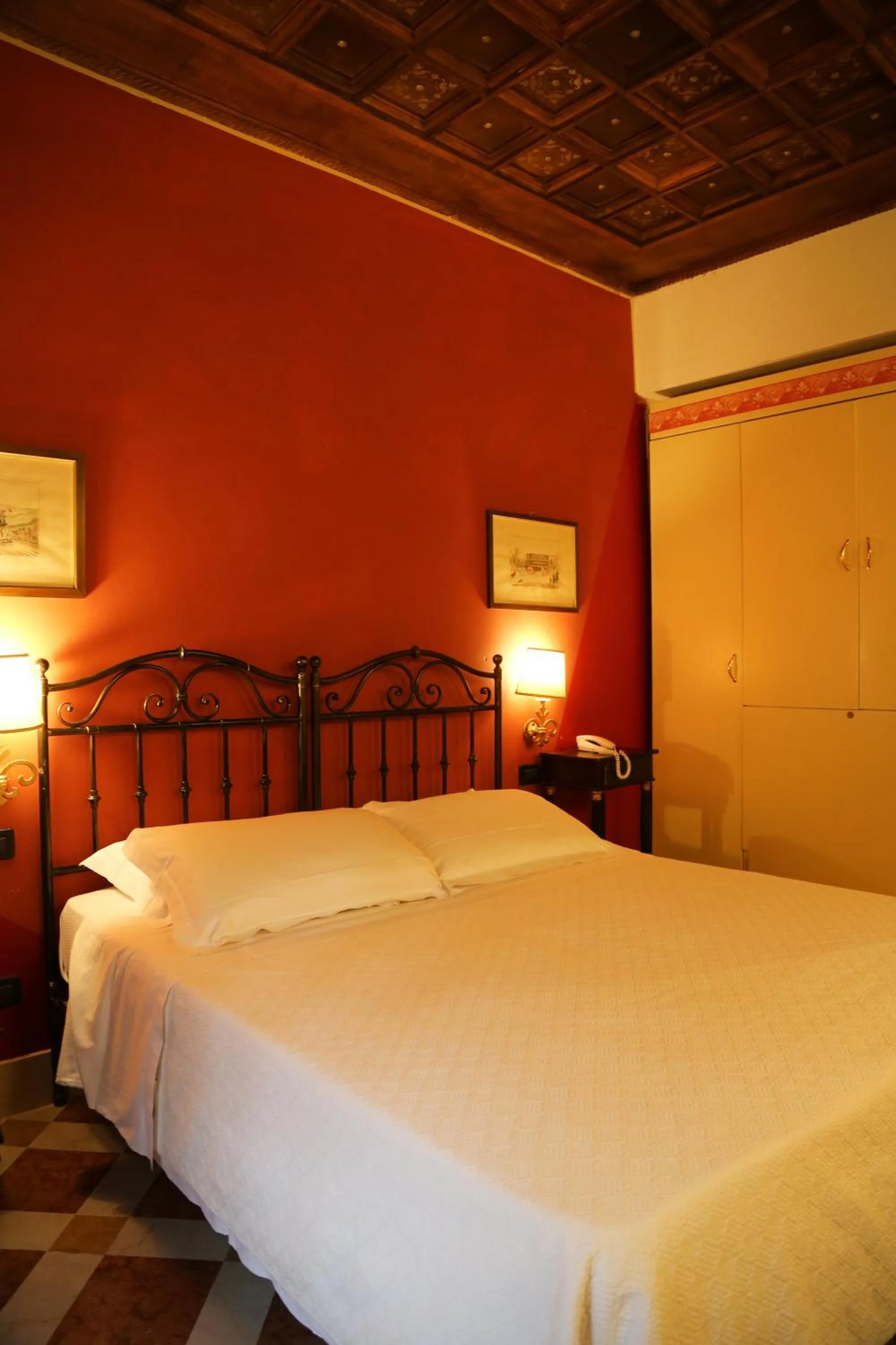 Bed in Albergo delle Drapperie