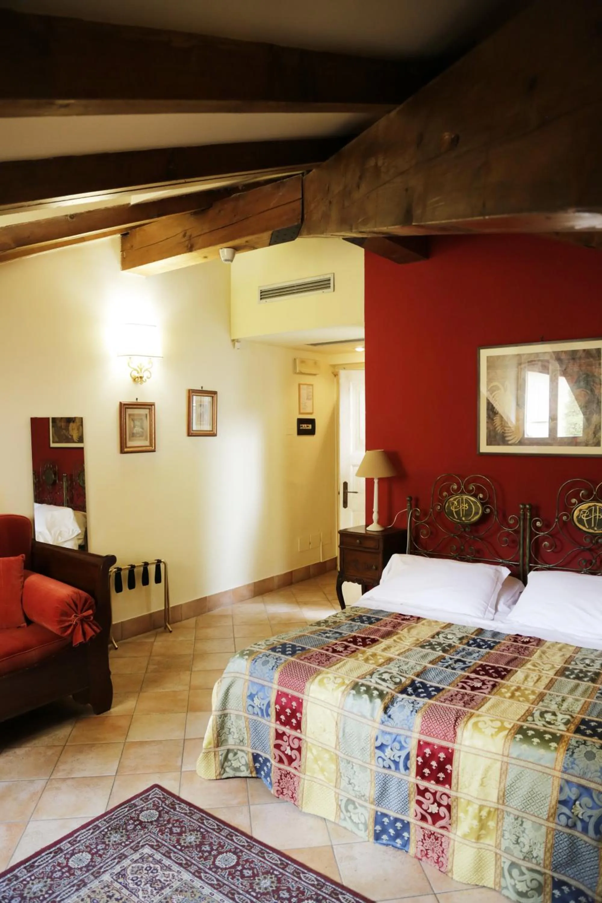 Bedroom, Bed in Albergo delle Drapperie