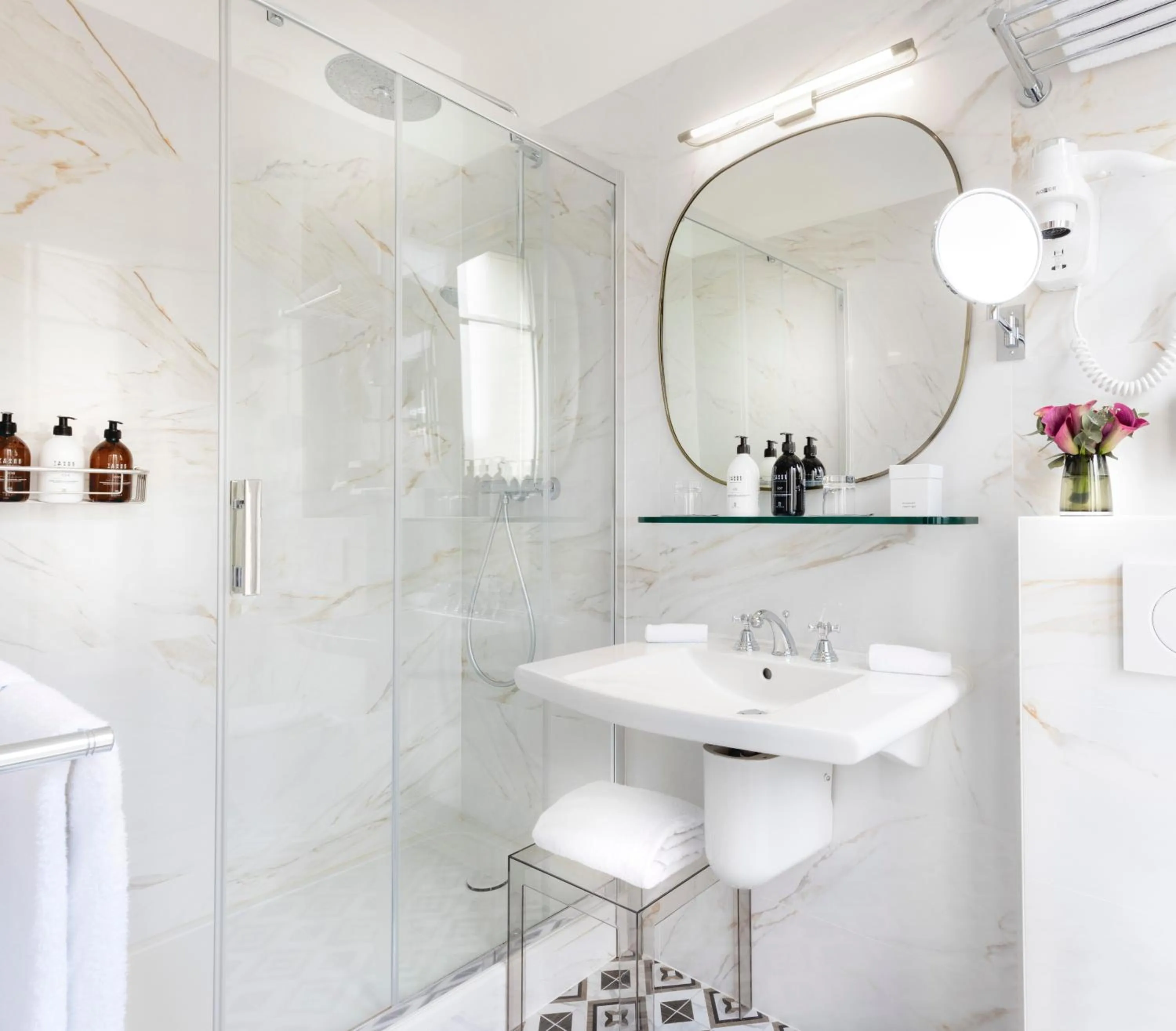 Bathroom in Hotel Claridge Paris