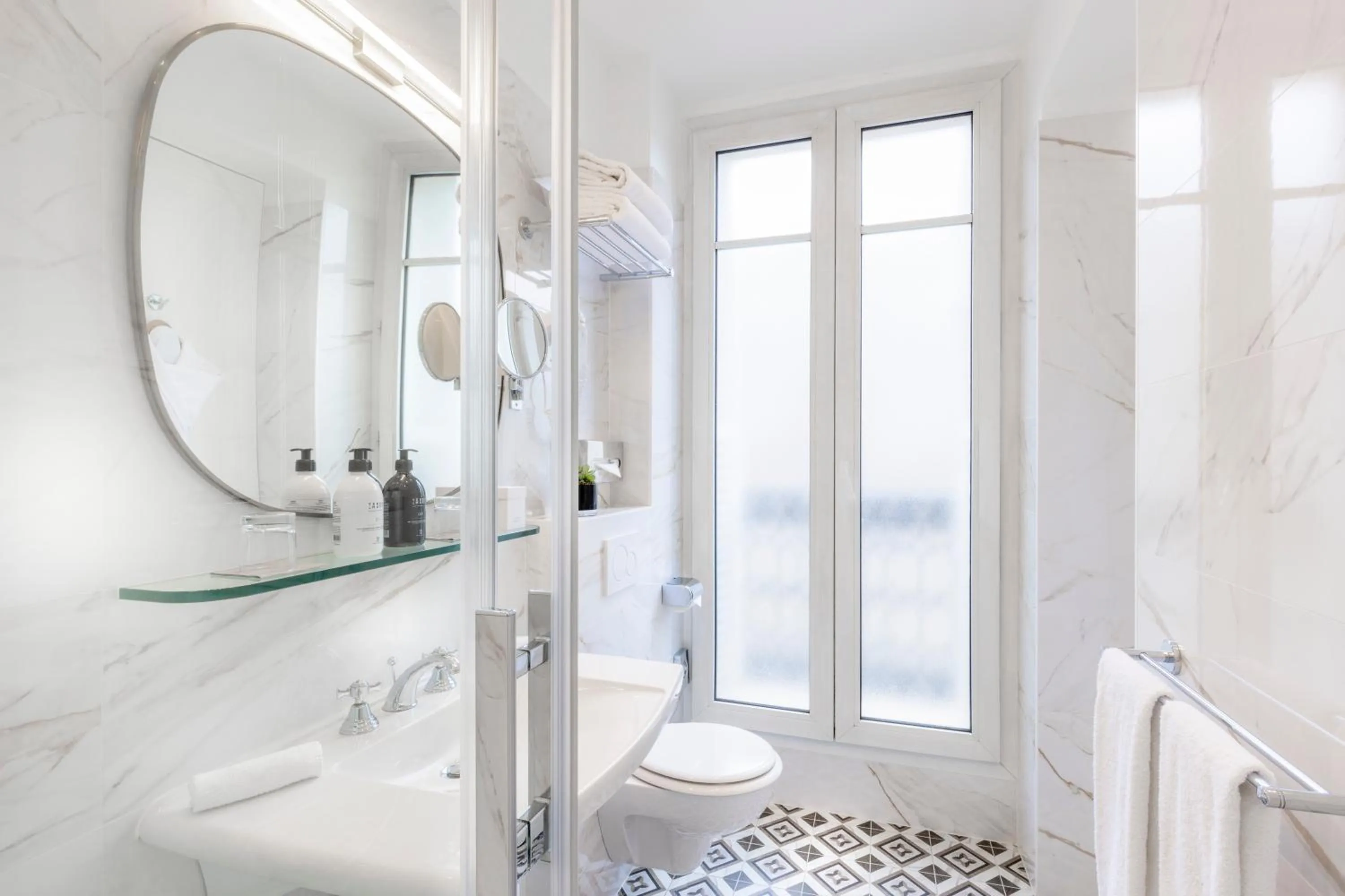 Bathroom in Hotel Claridge Paris