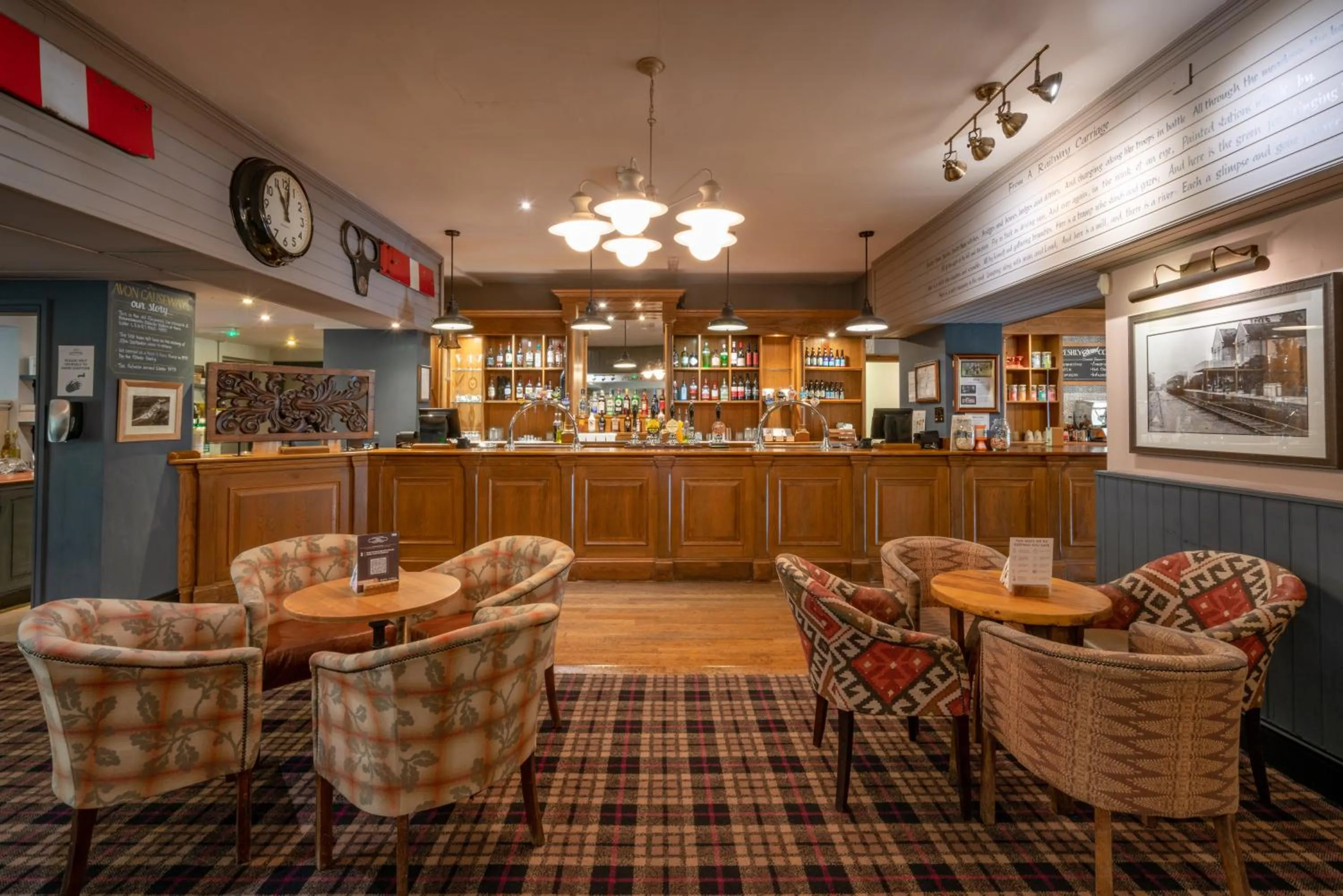 Lounge or bar in Avon Causeway Hotel